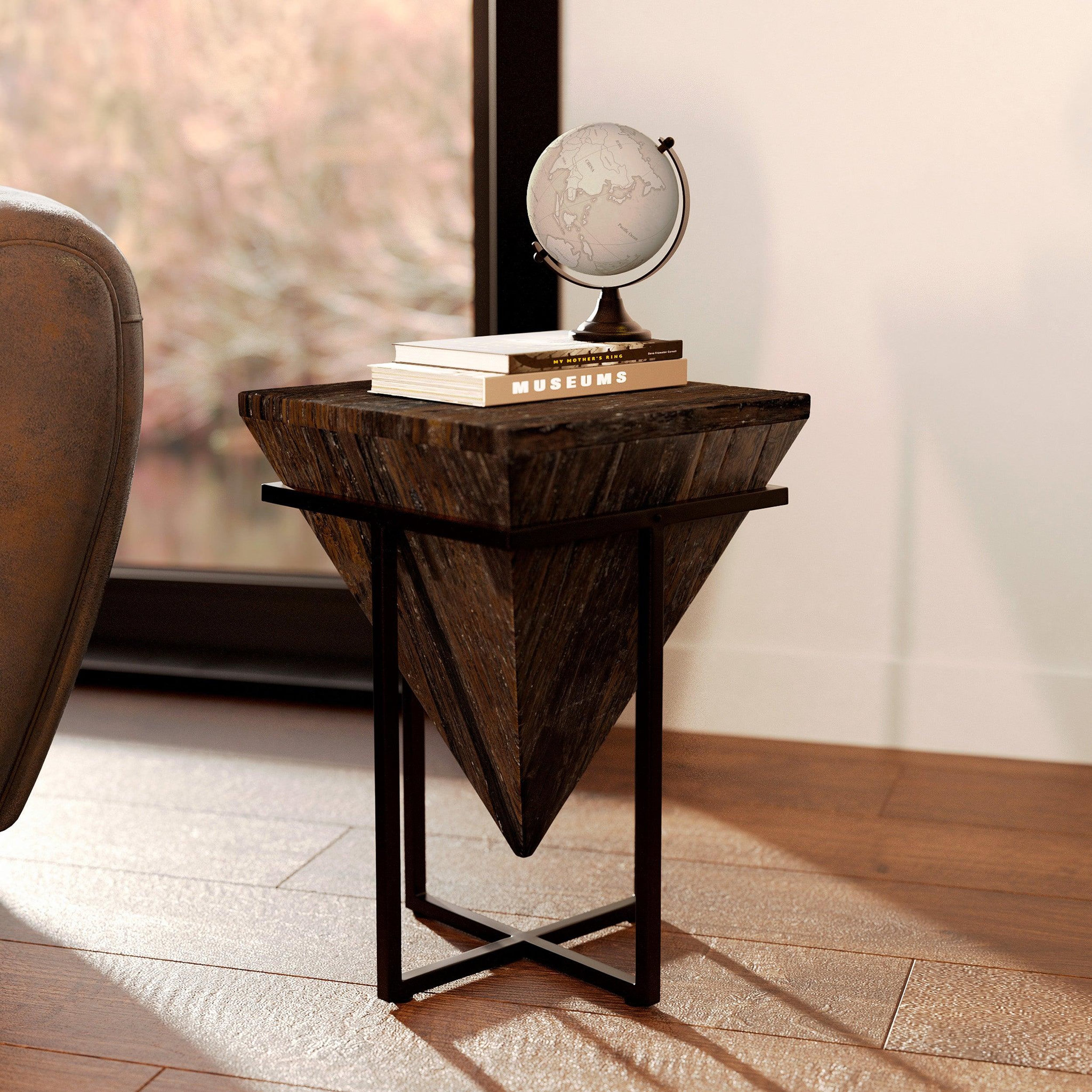 Voir la diapositive 2 : MAISON PAVANE Petite table d'appoint en bois et métal-shanghai