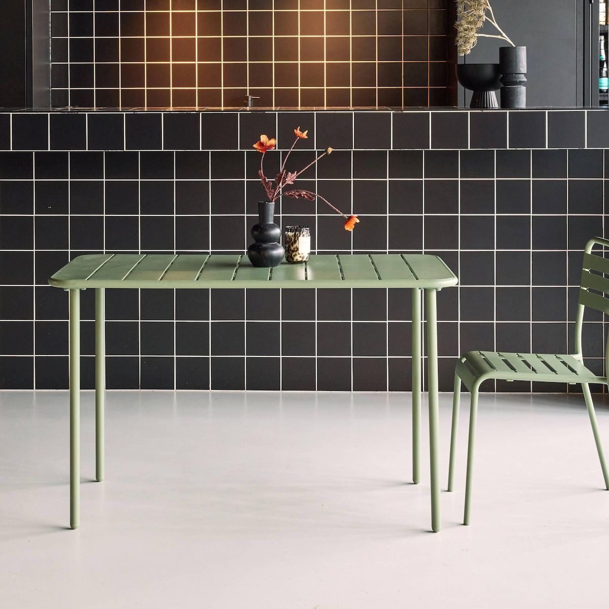 SWEEEK Table de jardin métal 4 places, Amelia L 120 x 70 x 72,5cm