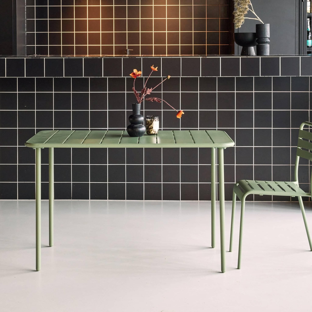 SWEEEK Table de jardin métal 4 places, Amelia L 120 x 70 x 72,5cm