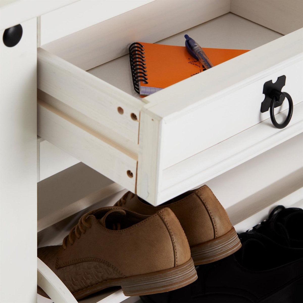 IDIMEX Meuble à chaussures en pin TEQUILA style mexicain, 2 abattants et 2 tiroirs