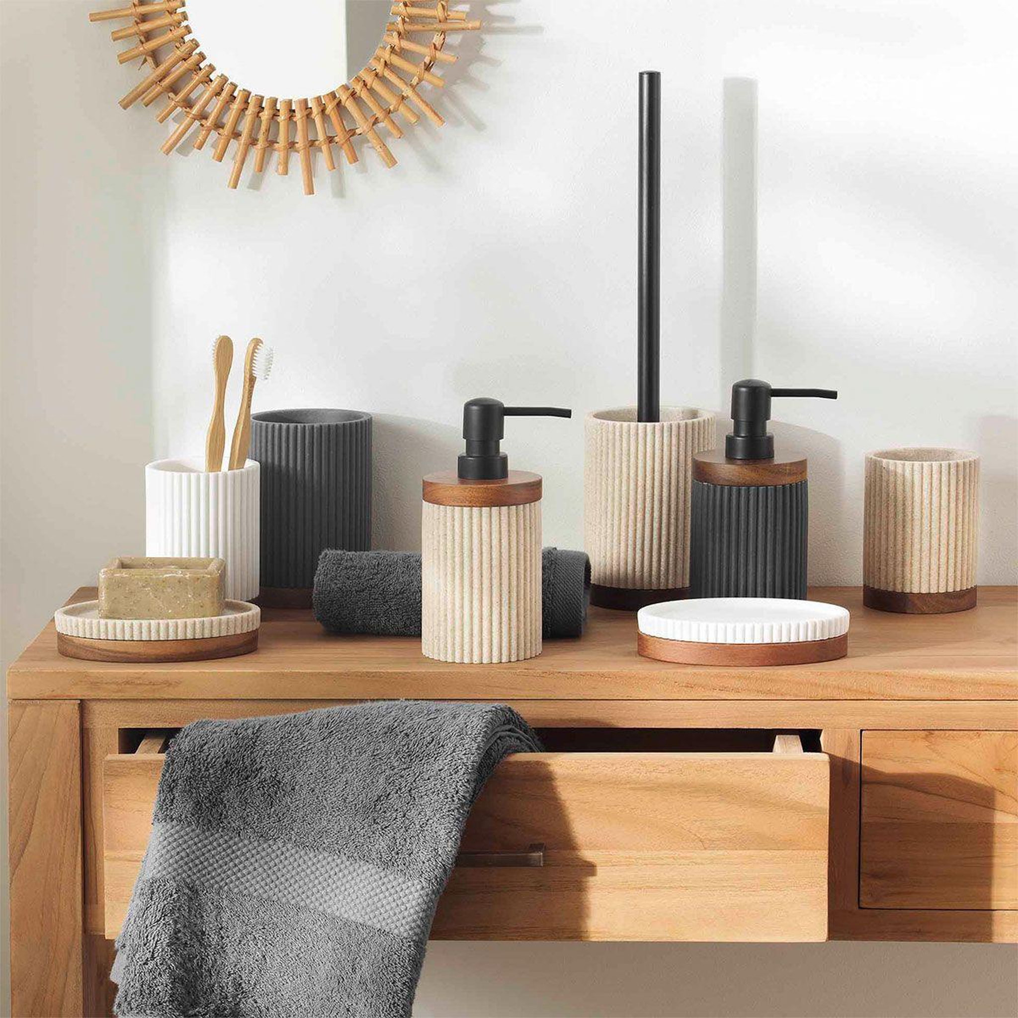 Voir la diapositive 3 : Douceur d'Intérieur Distributeur de savon  niagara  17cm naturel