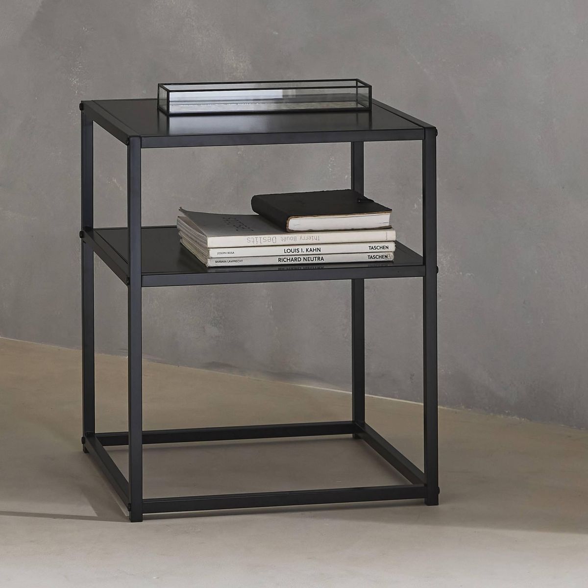 SWEEEK Table de chevet en métal noir. 1 étagère. INDUSTRIELLE L 43 x l 40 x H 52cm