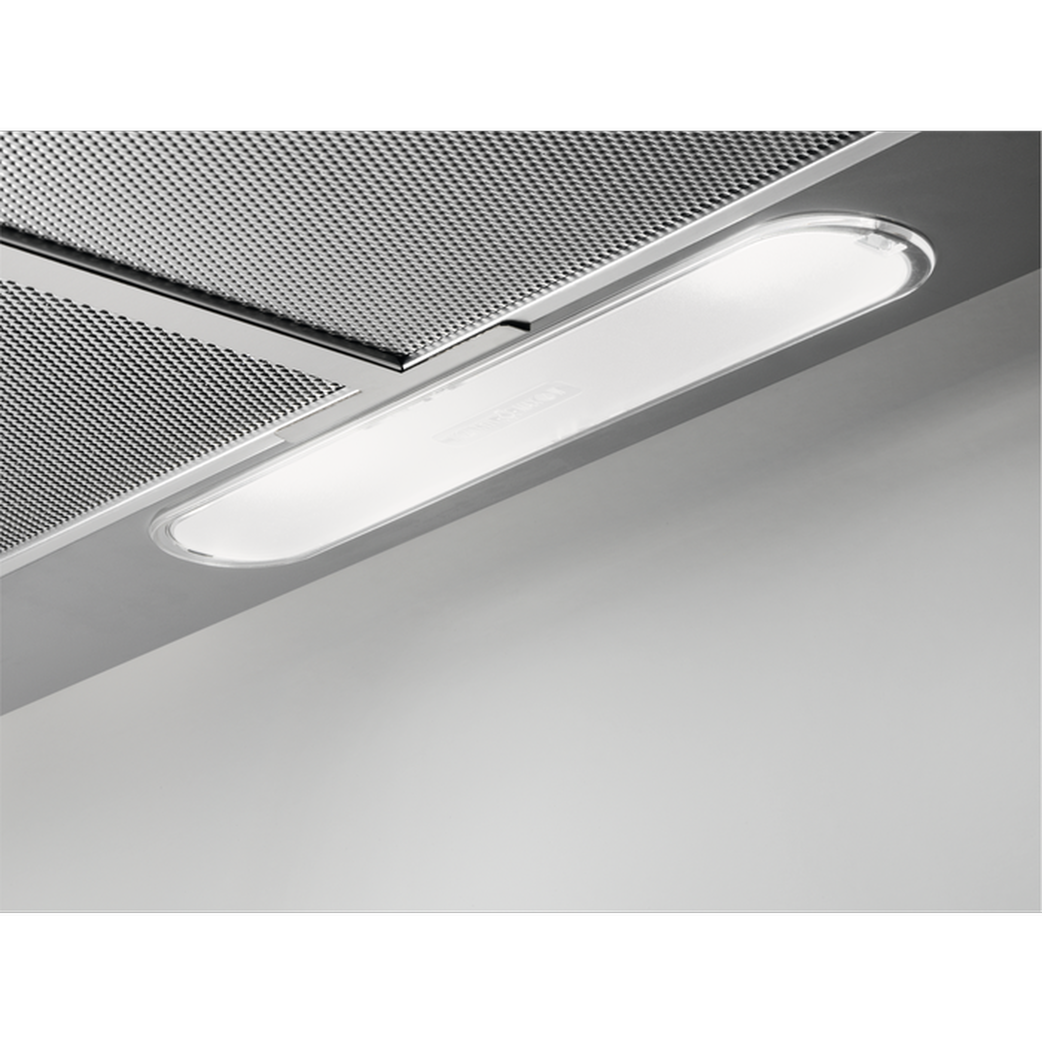 Voir la diapositive 4 : ELECTROLUX Hotte visière 60cm 272m3/h gris - efu216s