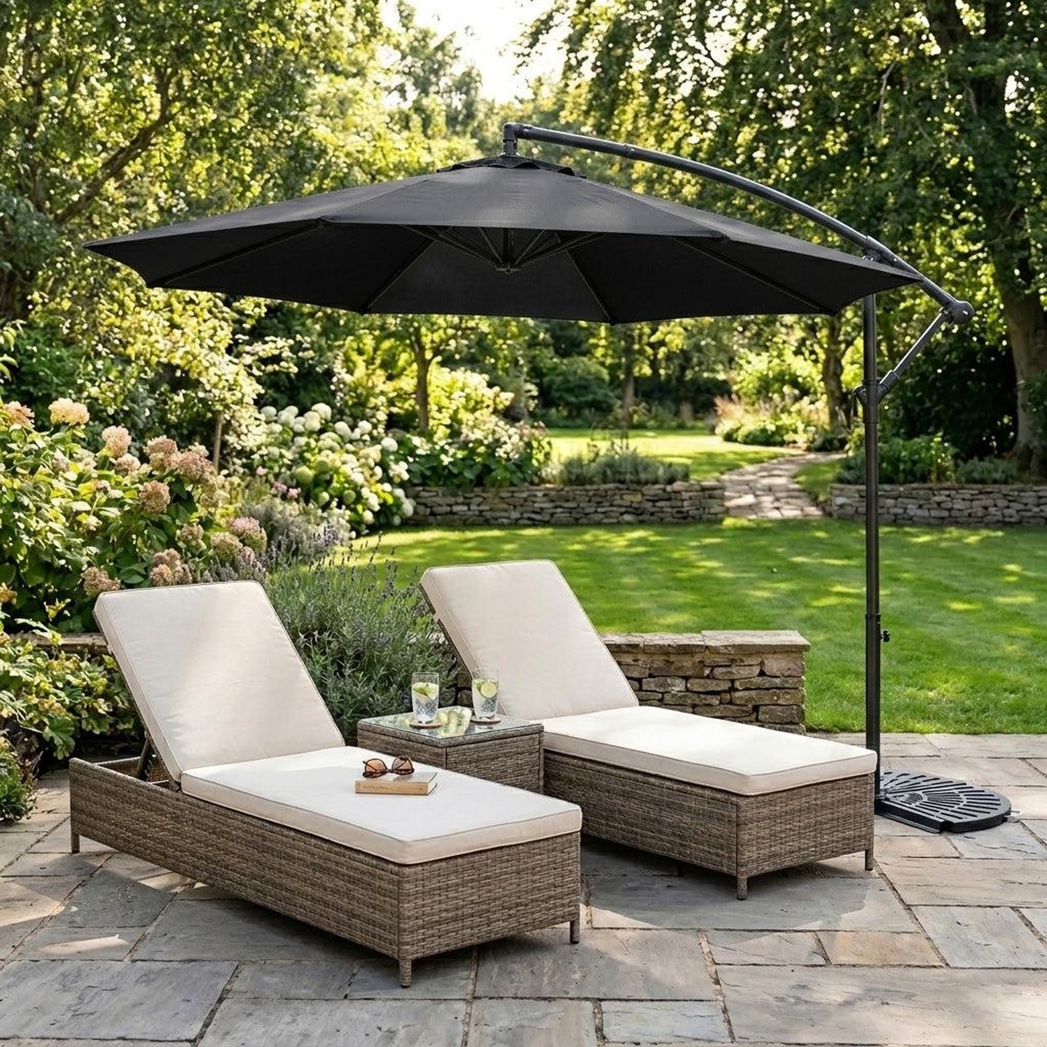 Voir la diapositive 4 : Monster Parasol Banane à Mât Déporté 3 m & 2 Pieds en Éventail