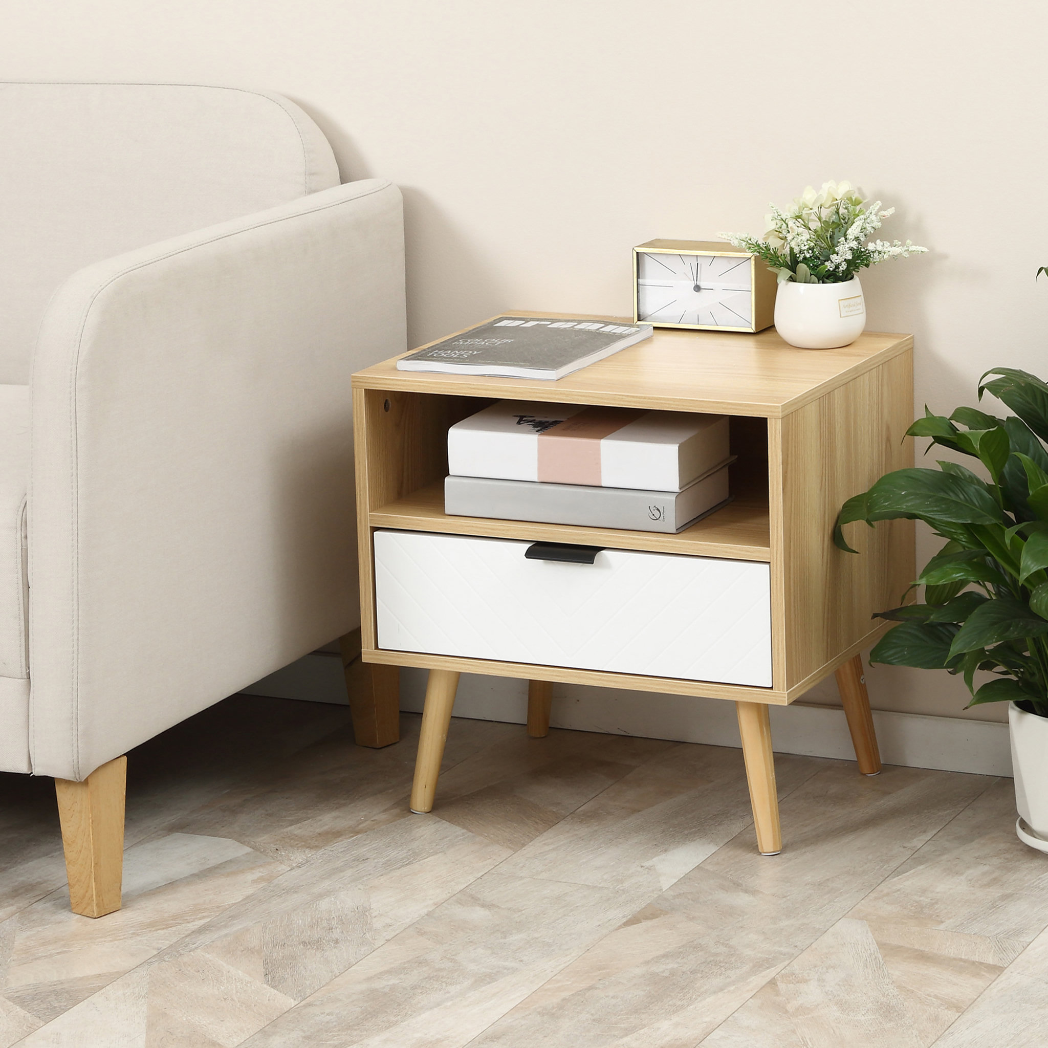 Voir la diapositive 4 : HOMCOM Chevet table de nuit design scandinave tiroir + niche bois pin panneaux particules motif chevrons blanc aspect chêne clair