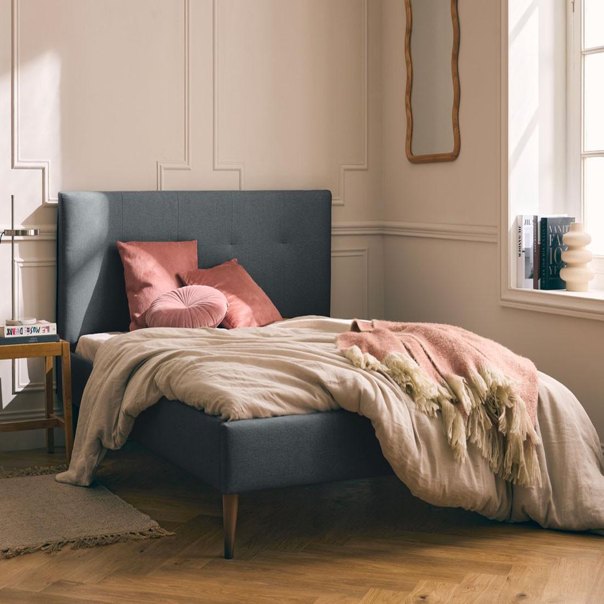Voir la diapositive 2 : BEST MOBILIER Monet - lit - 160x200 - sommier inclus - en tissu