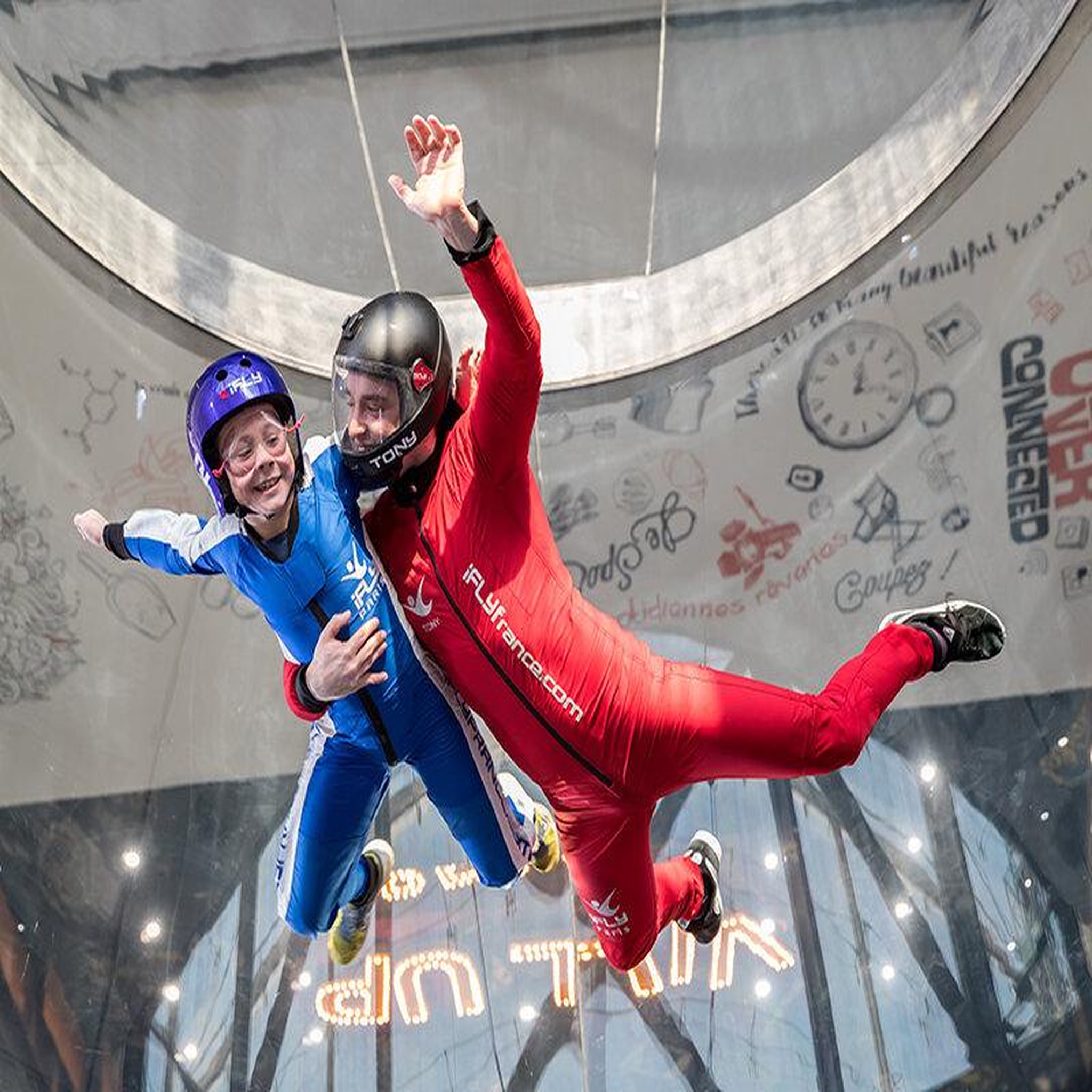 Voir la diapositive 3 : Smartbox 2 vols en chute libre indoor avec vidéo souvenir à ifly paris - coffret cadeau sport & aventure