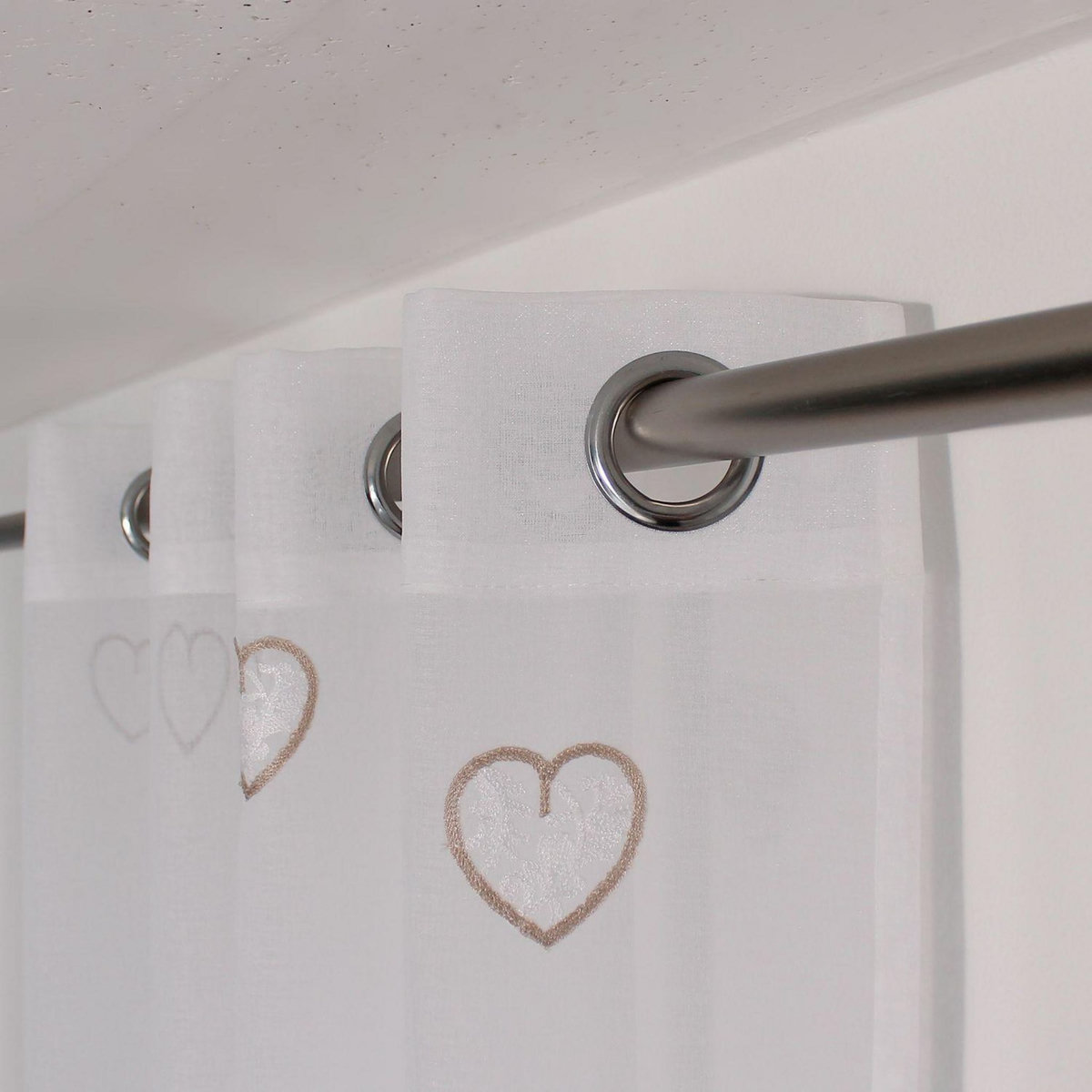 TOILINUX Voilage Solden en étamine avec des cœurs brodés - 140 x 240 cm - Blanc et Beige