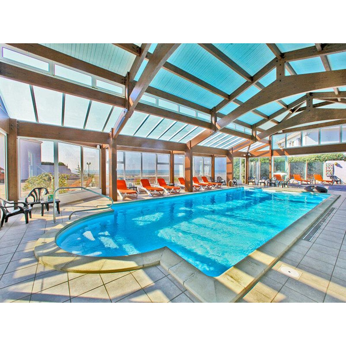 Smartbox Séjour évasion en famille : 3 jours les pieds dans l'eau près des Sables d'Olonne - Coffret Cadeau Séjour