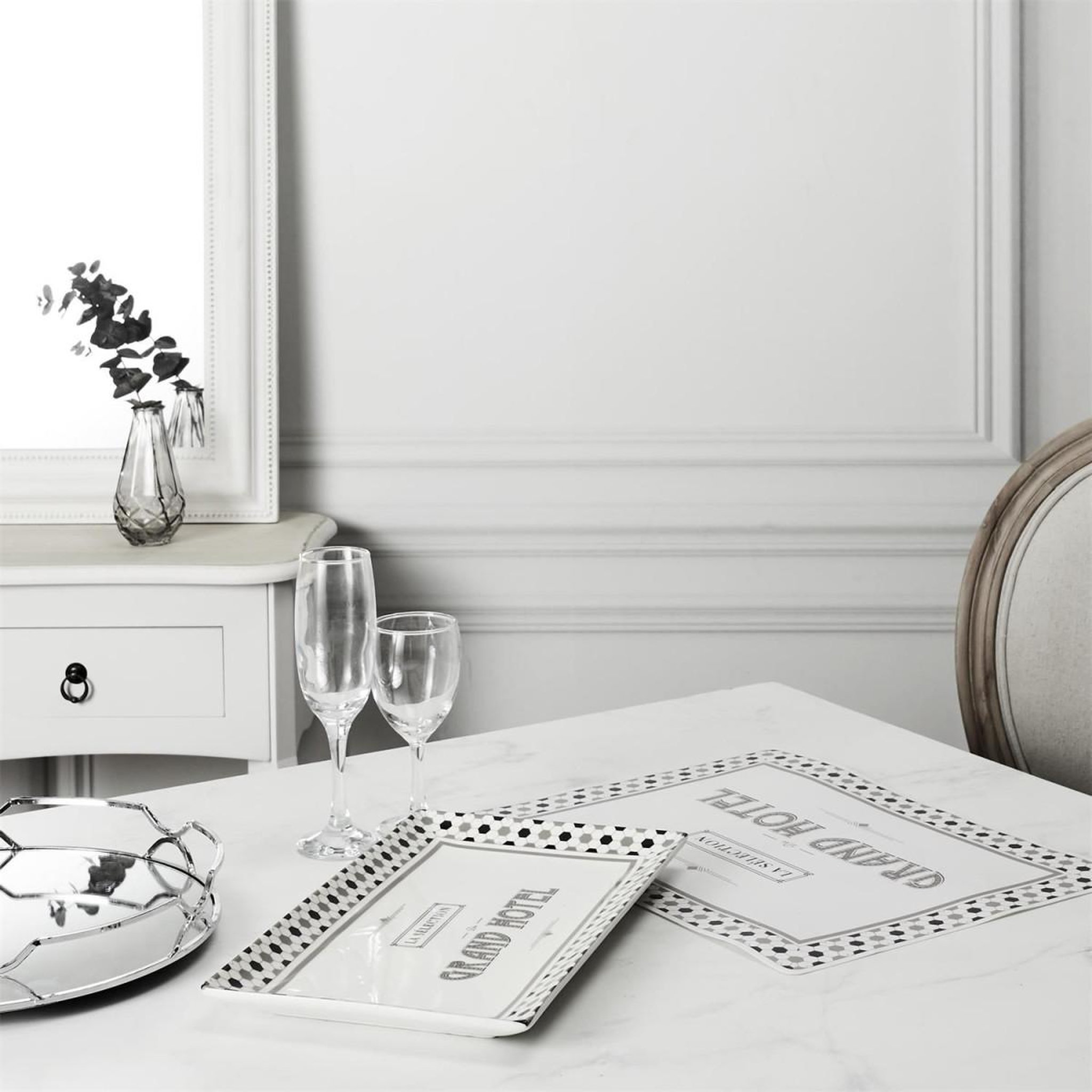 Voir la diapositive 2 : The Home Deco Factory Plateau de service  grand hôtel  35cm blanc