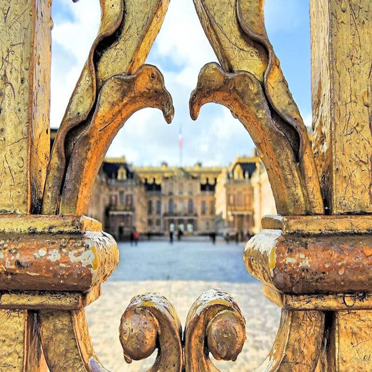 Smartbox Visite guidée du château de Versailles avec billets coupe-file pour 2 adultes et 1 enfant - Coffret Cadeau Sport & Aventure