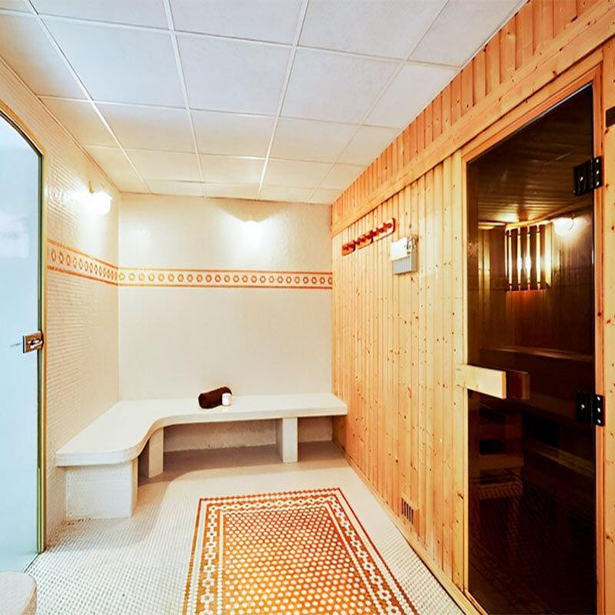 Voir la diapositive 4 : Smartbox Séjour thermal de 2 jours près de Vittel avec dîner et accès à l'espace détente - Coffret Cadeau Séjour