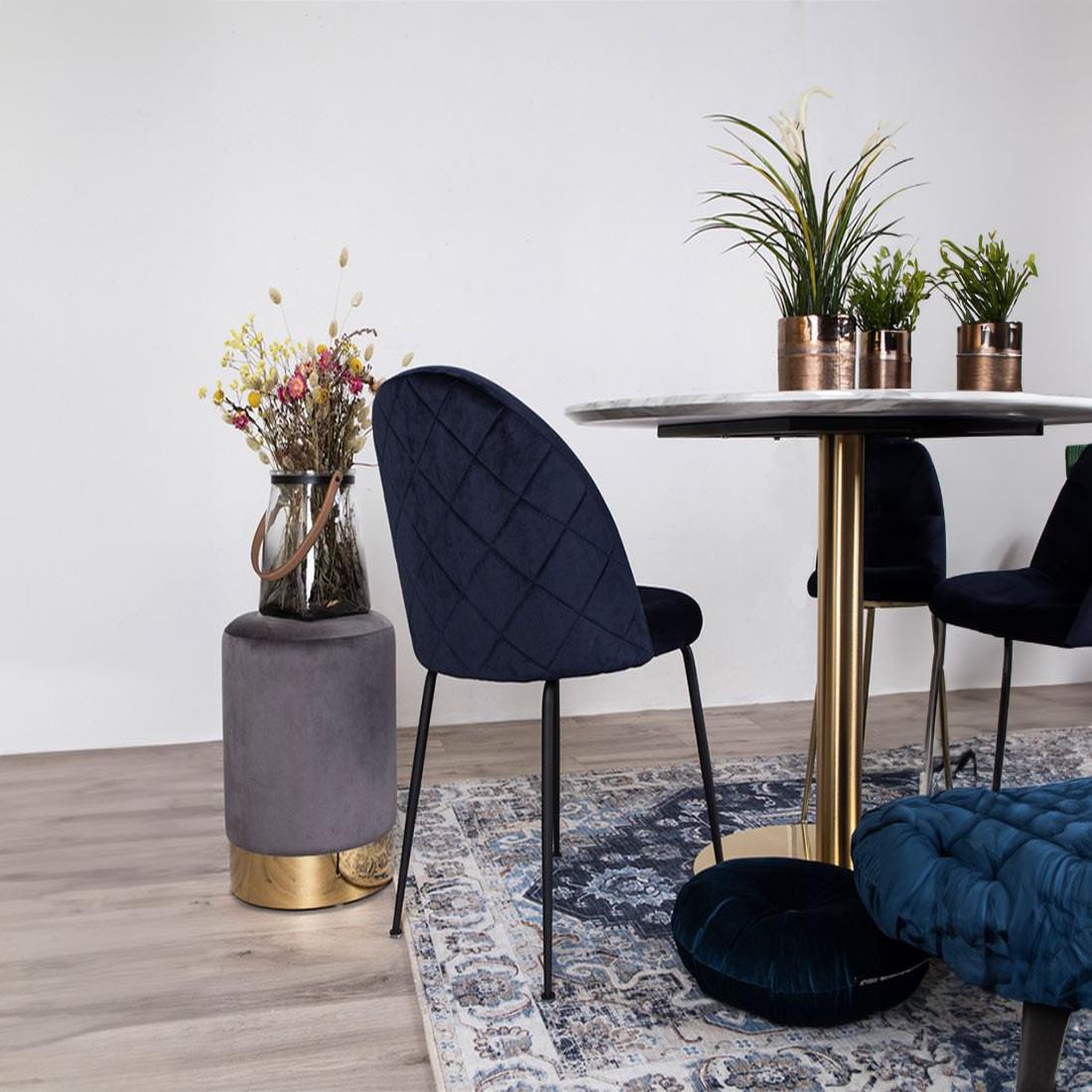 Voir la diapositive 3 : BEST MOBILIER Velana - pouf - en velours