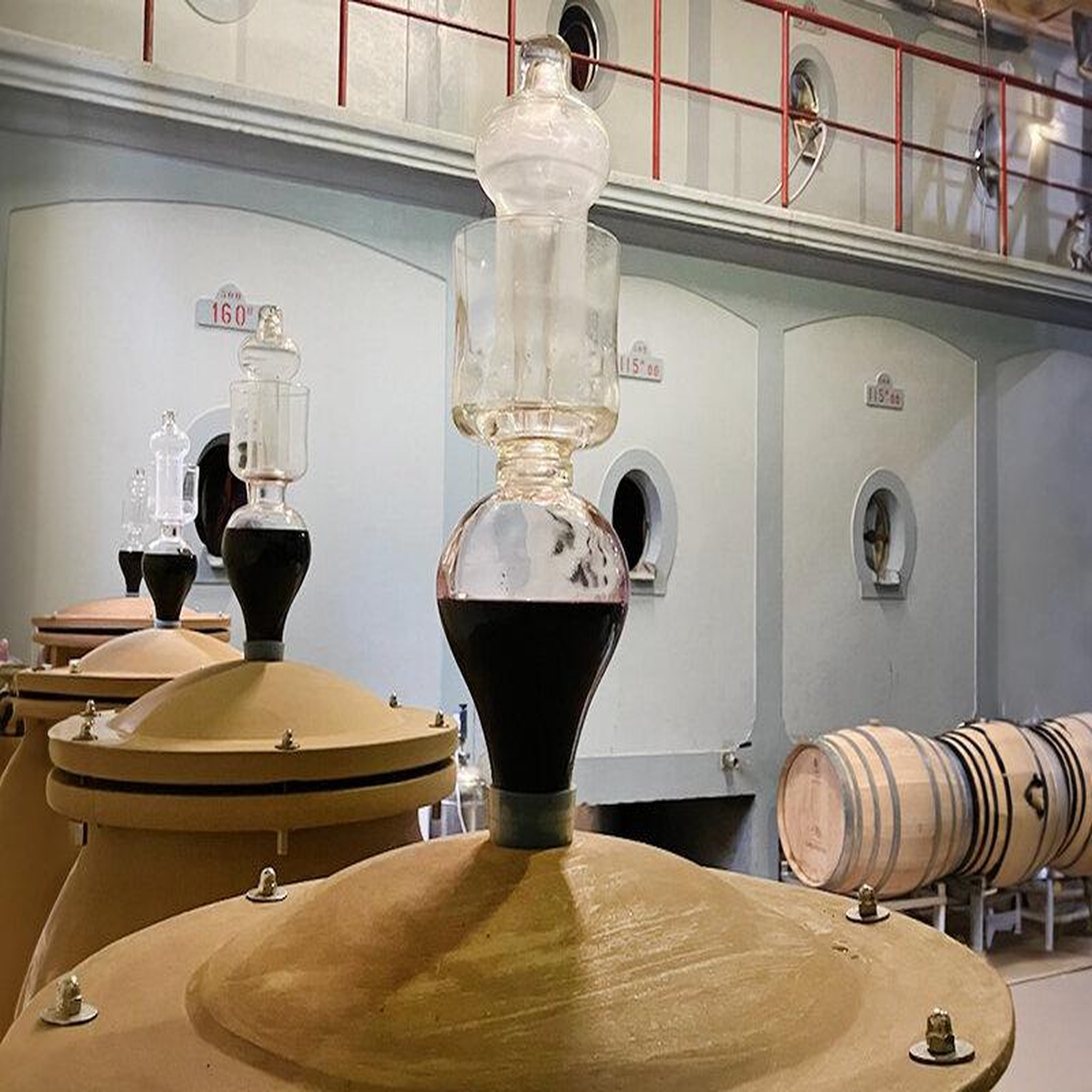 Voir la diapositive 3 : Smartbox Livraison de 6 bouteilles de vin chelivette rouge et rosé à domicile - coffret cadeau gastronomie
