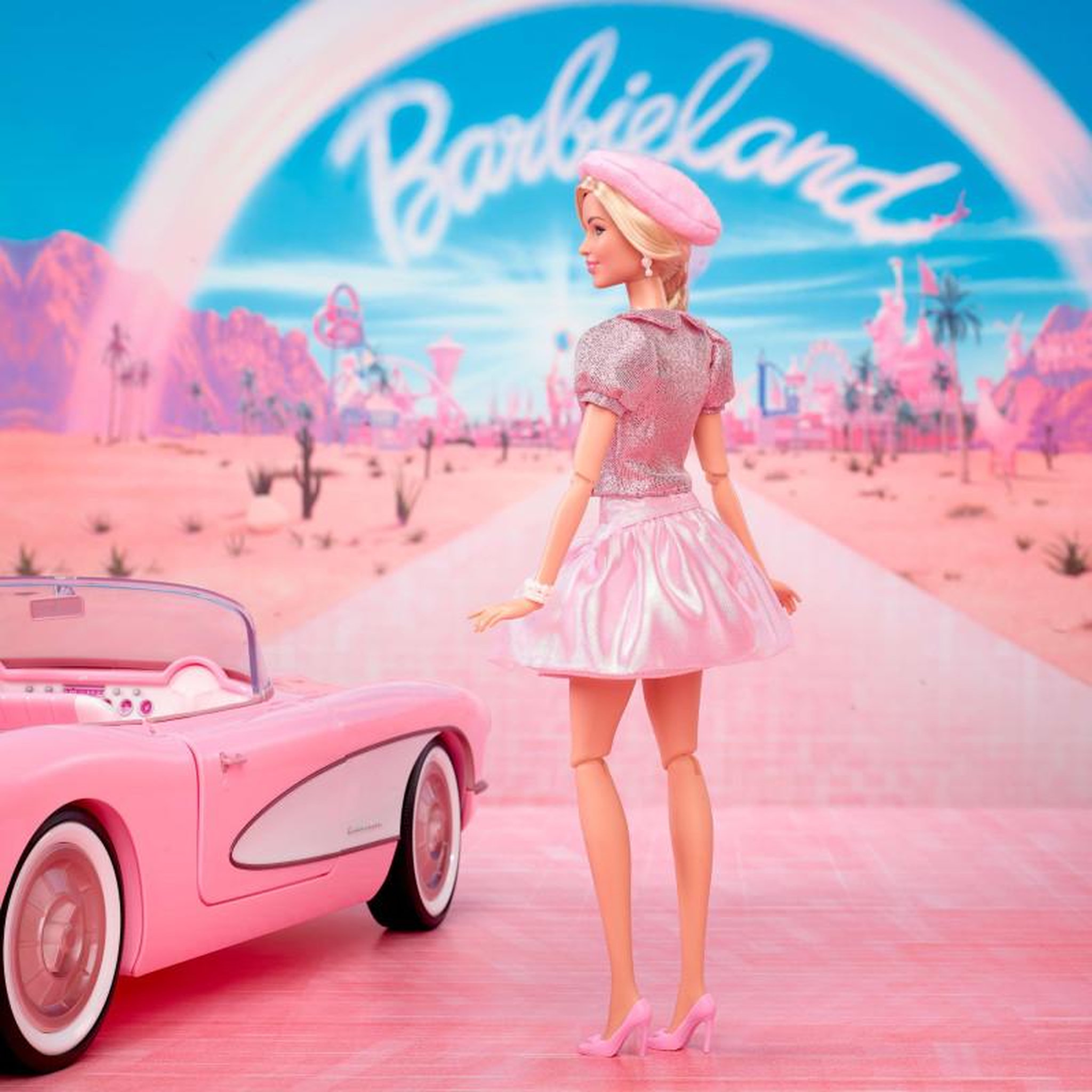 Voir la diapositive 6 : BARBIE Poupée Barbie Film rose