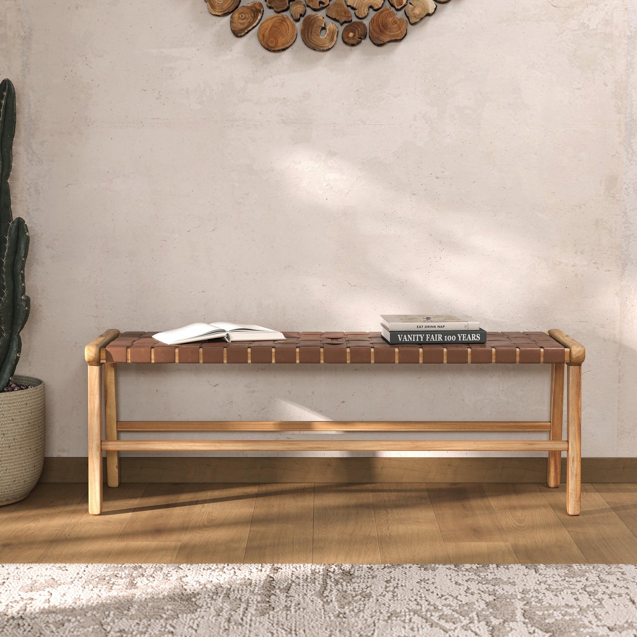 Voir la diapositive 2 : MAISON PAVANE Banc 120 cm en cuir tressé marron et bois de teck-kuna