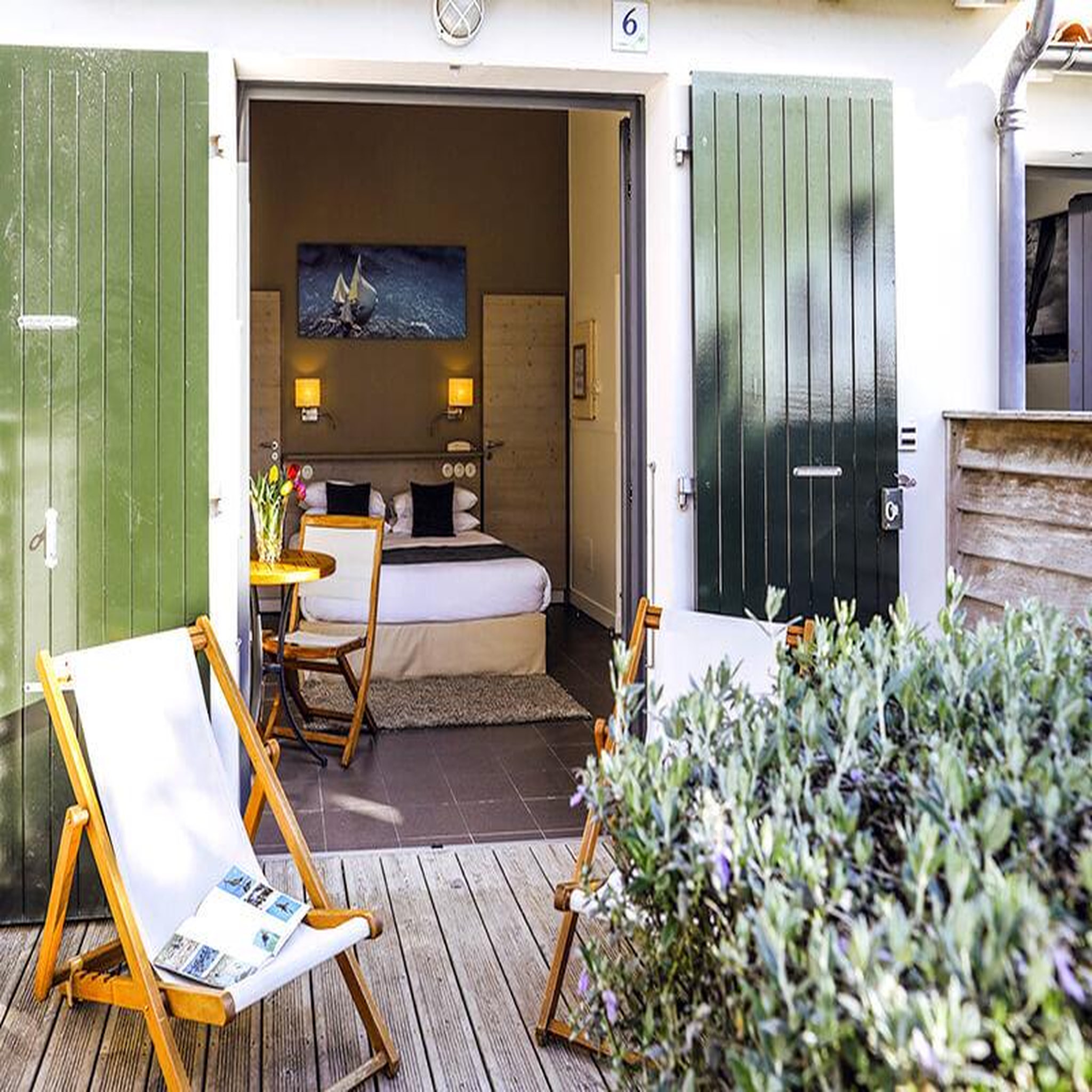 Voir la diapositive 3 : Smartbox Séjour détente 4* sur l'île de Ré avec séance au spa - Coffret Cadeau Séjour