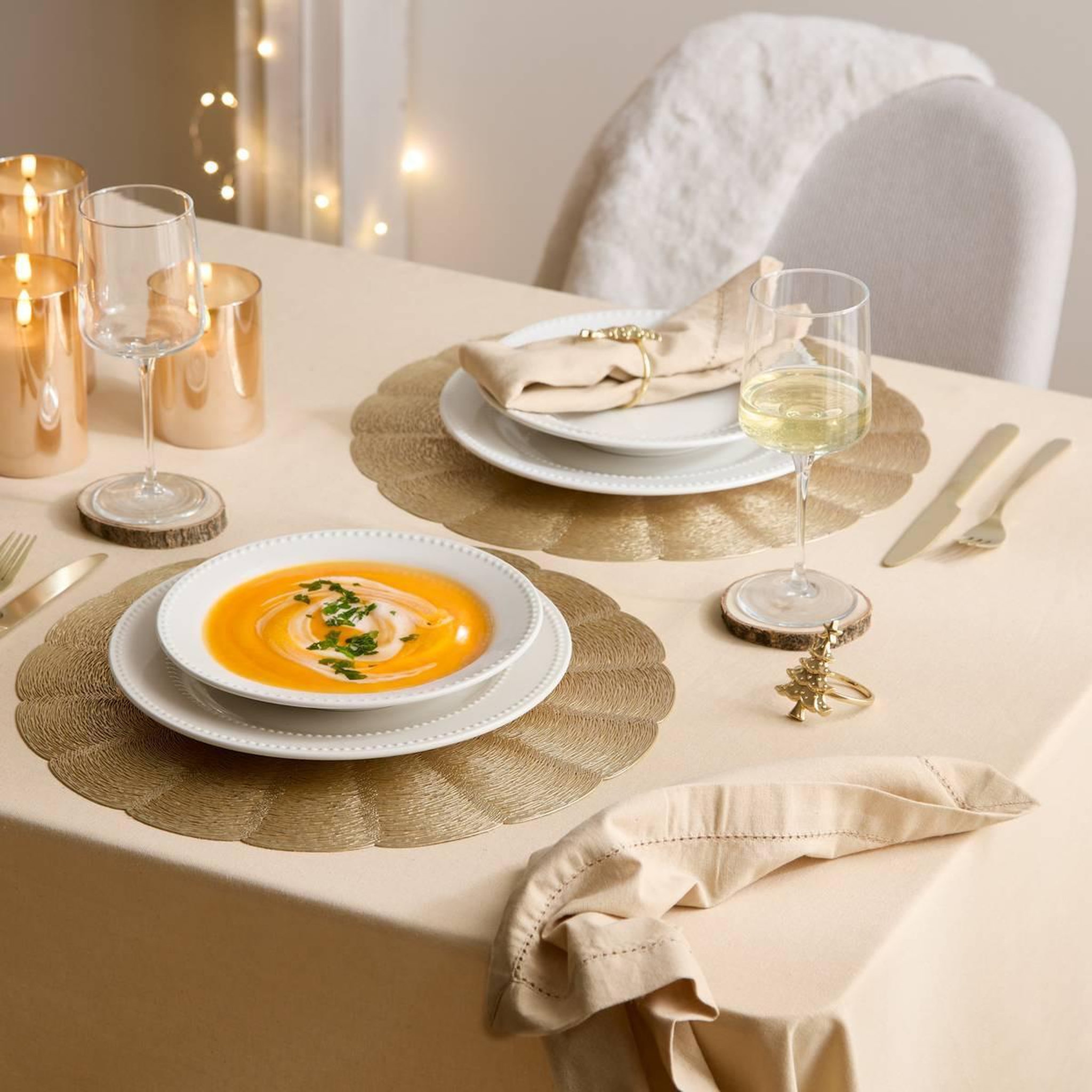 Voir la diapositive 5 : SECRET DE GOURMET Set de Table Rond  Nest  38cm Or