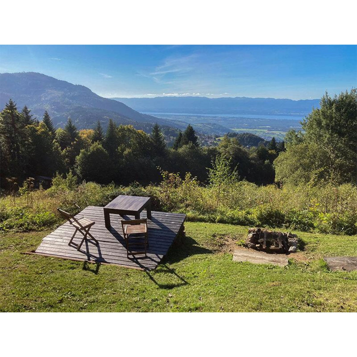 Smartbox Séjour insolite : 3 jours en cabane près de Genève avec bouteille de crémant - Coffret Cadeau Séjour