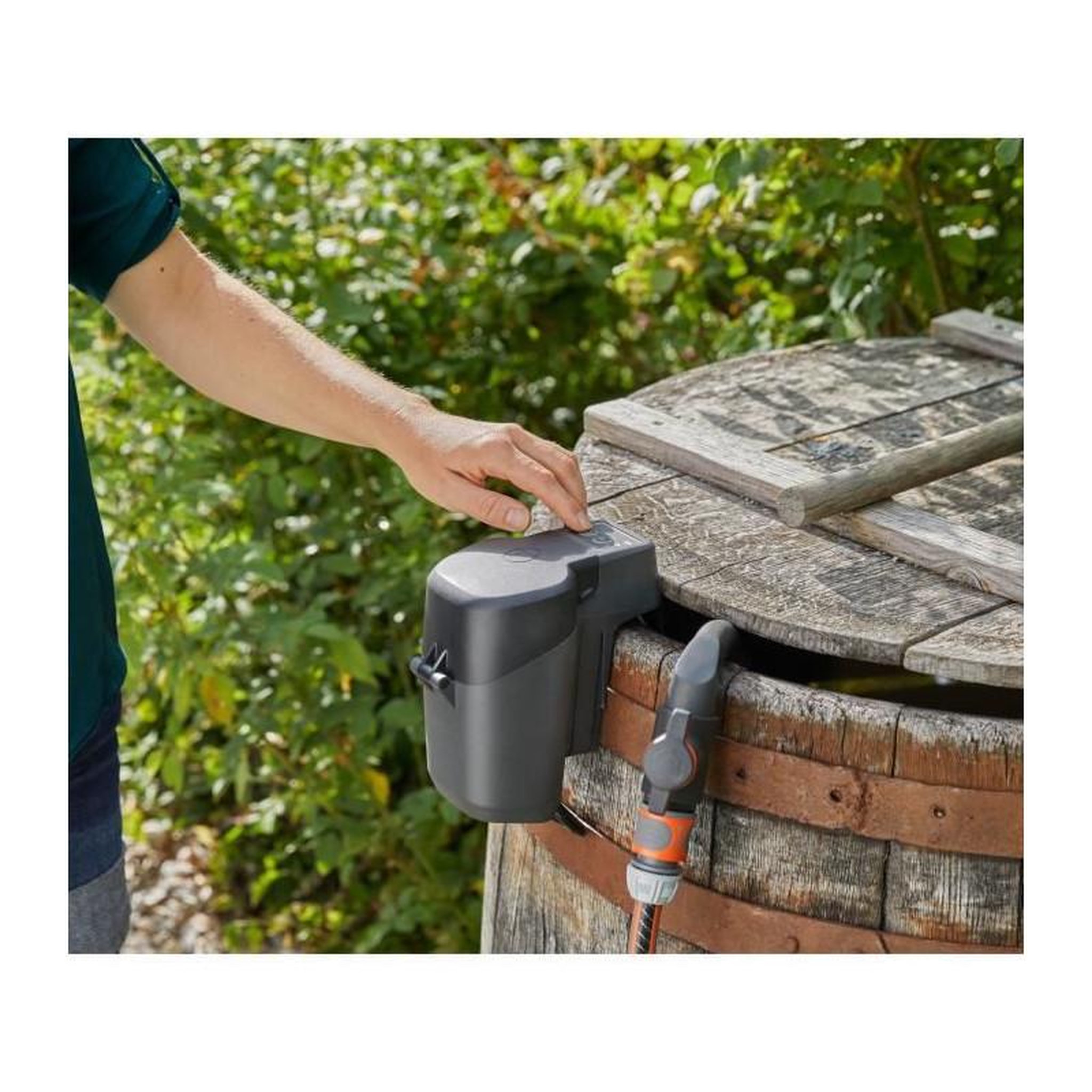 Voir la diapositive 2 : Gardena GARDENA Pompe pour collecteur deau de pluie 2000/2 18V P4A sans batterie