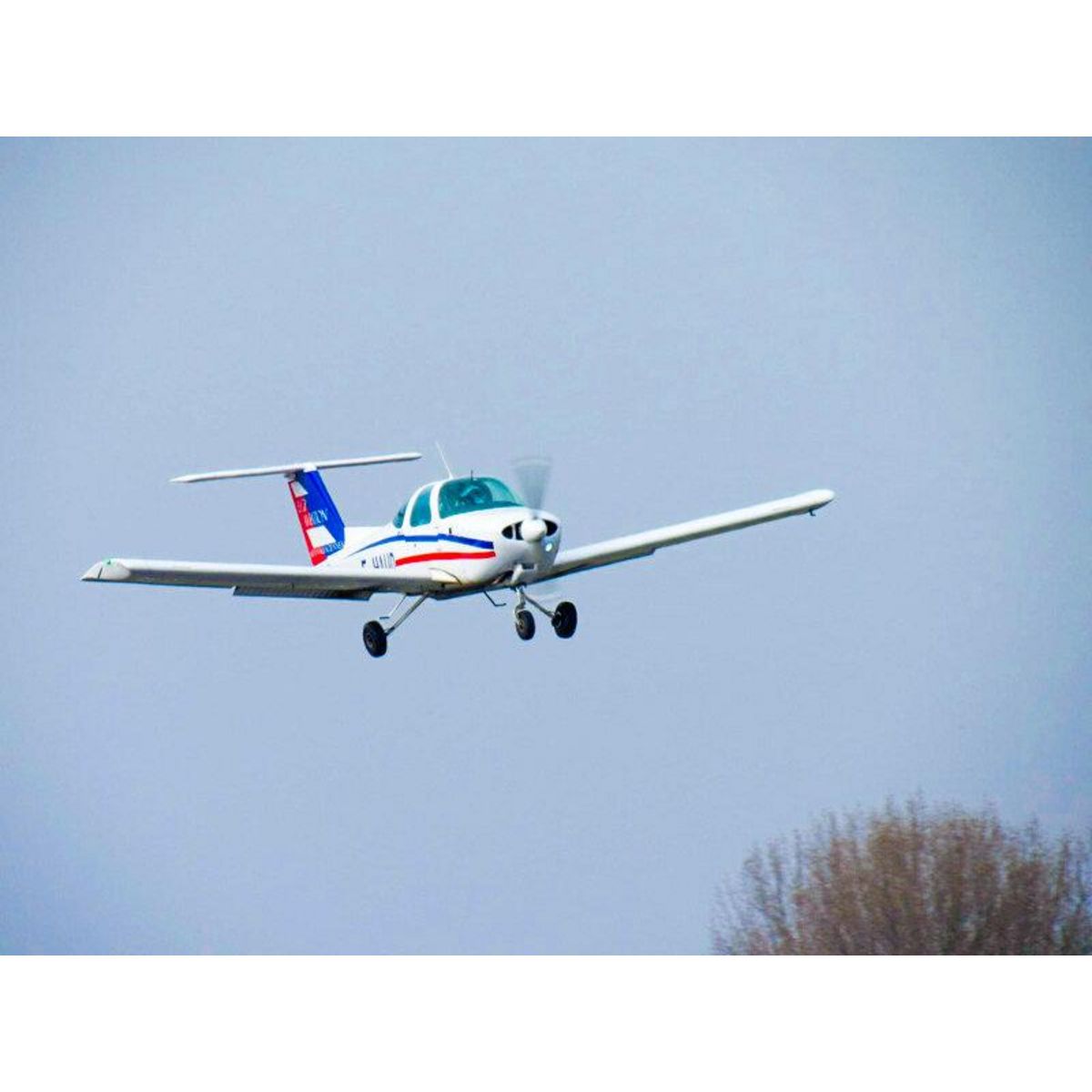 Smartbox Initiation au pilotage d'avion lors d'un vol de 25 min près de Lille - Coffret Cadeau Sport & Aventure