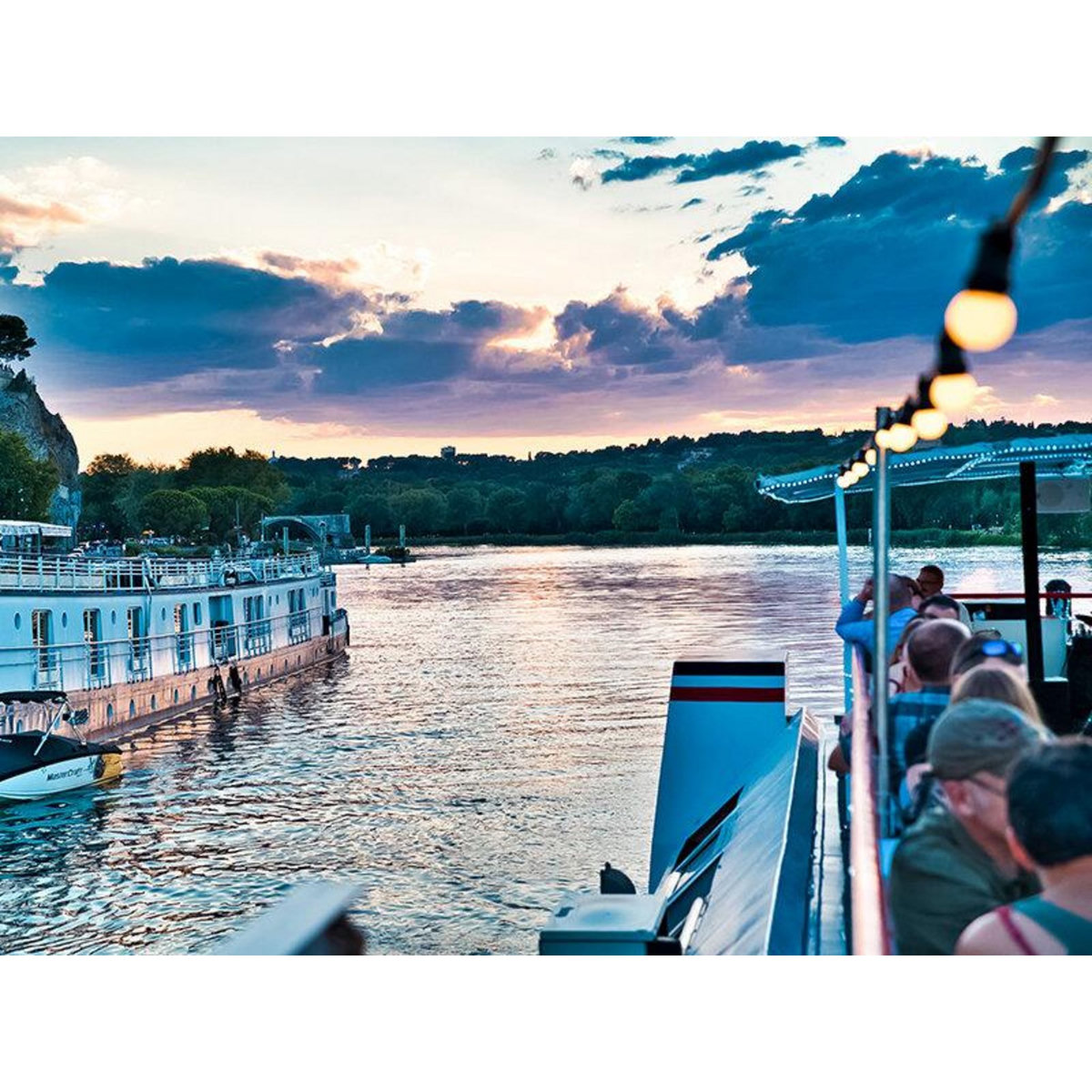 Smartbox 2 jours en famille à bord d'un bateau-hôtel au cœur d'Avignon - Coffret Cadeau Séjour