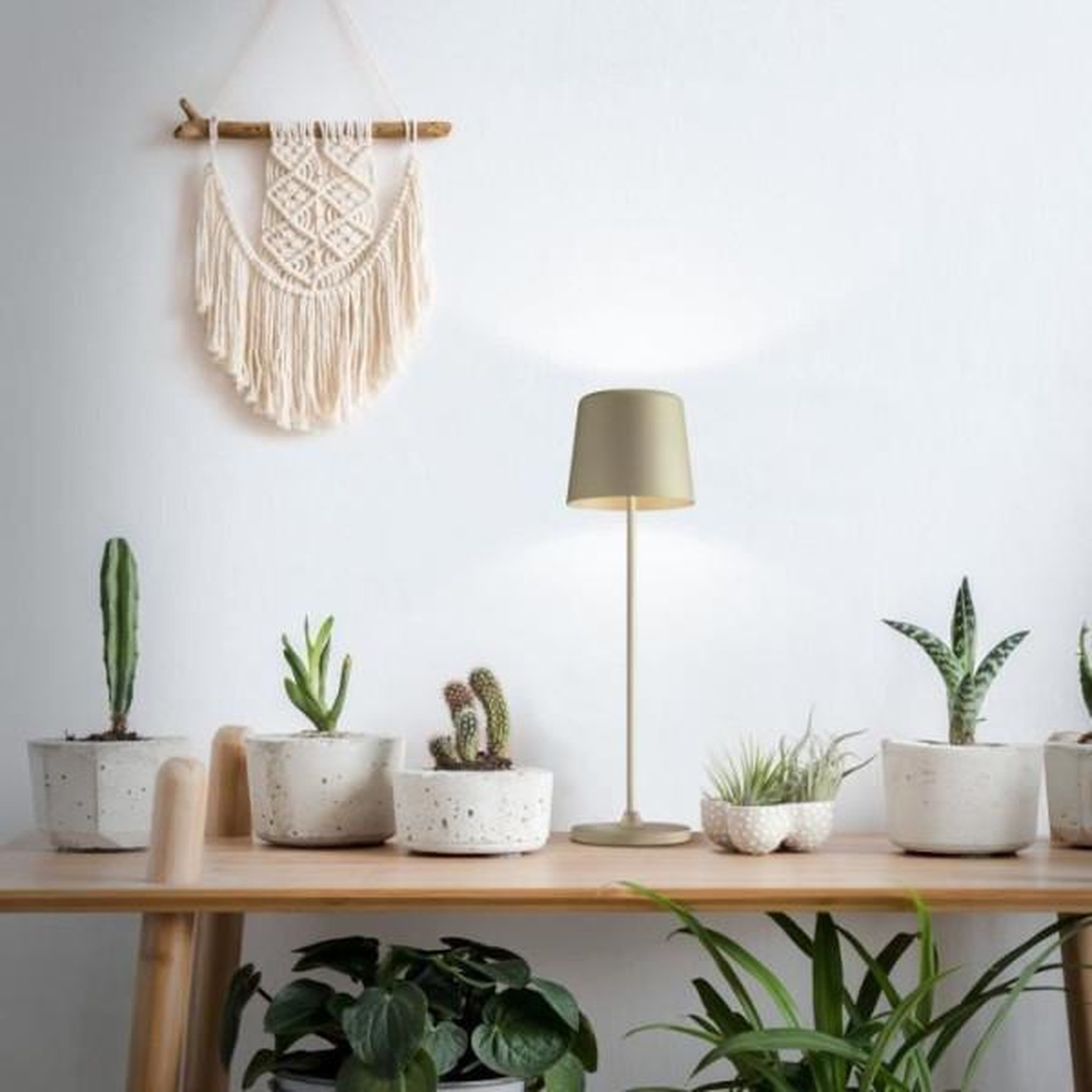 Voir la diapositive 5 : BRILLIANT Lampe a poser LED KAAMI BRILLIANT - Métal et plastique - Cappuccino - 2W - IP44