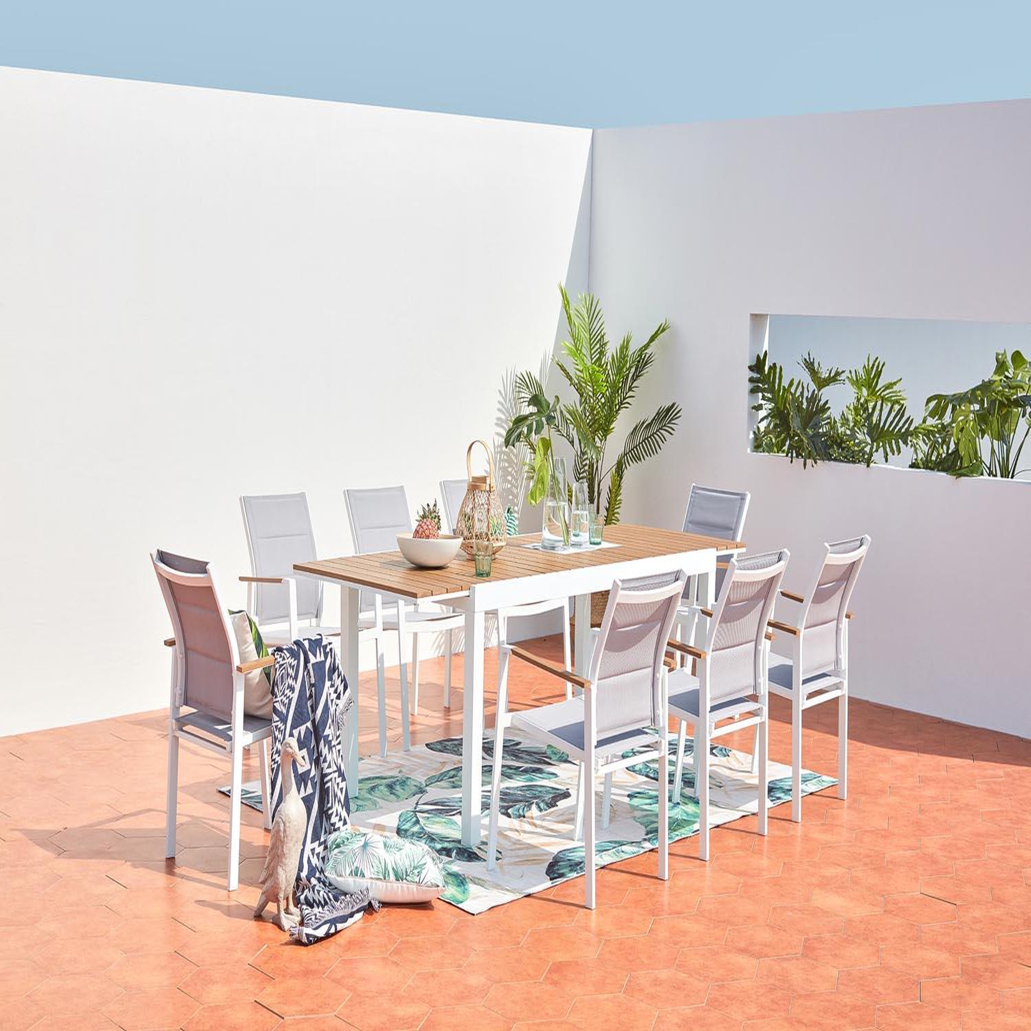Voir la diapositive 2 : CONCEPT USINE Salon de jardin 8 places aluminium blanc et bois  tijuana