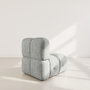 Voir la diapositive 5 : LISA DESIGN Grace - module d'assise en velours texturé