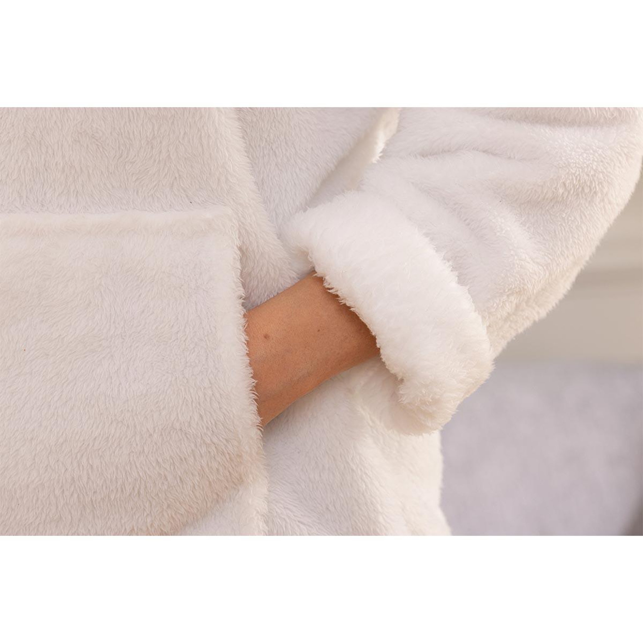 Voir la diapositive 5 : ATMOSPHERA Plaid sweat imitation fourrure  teddy  70x106cm blanc