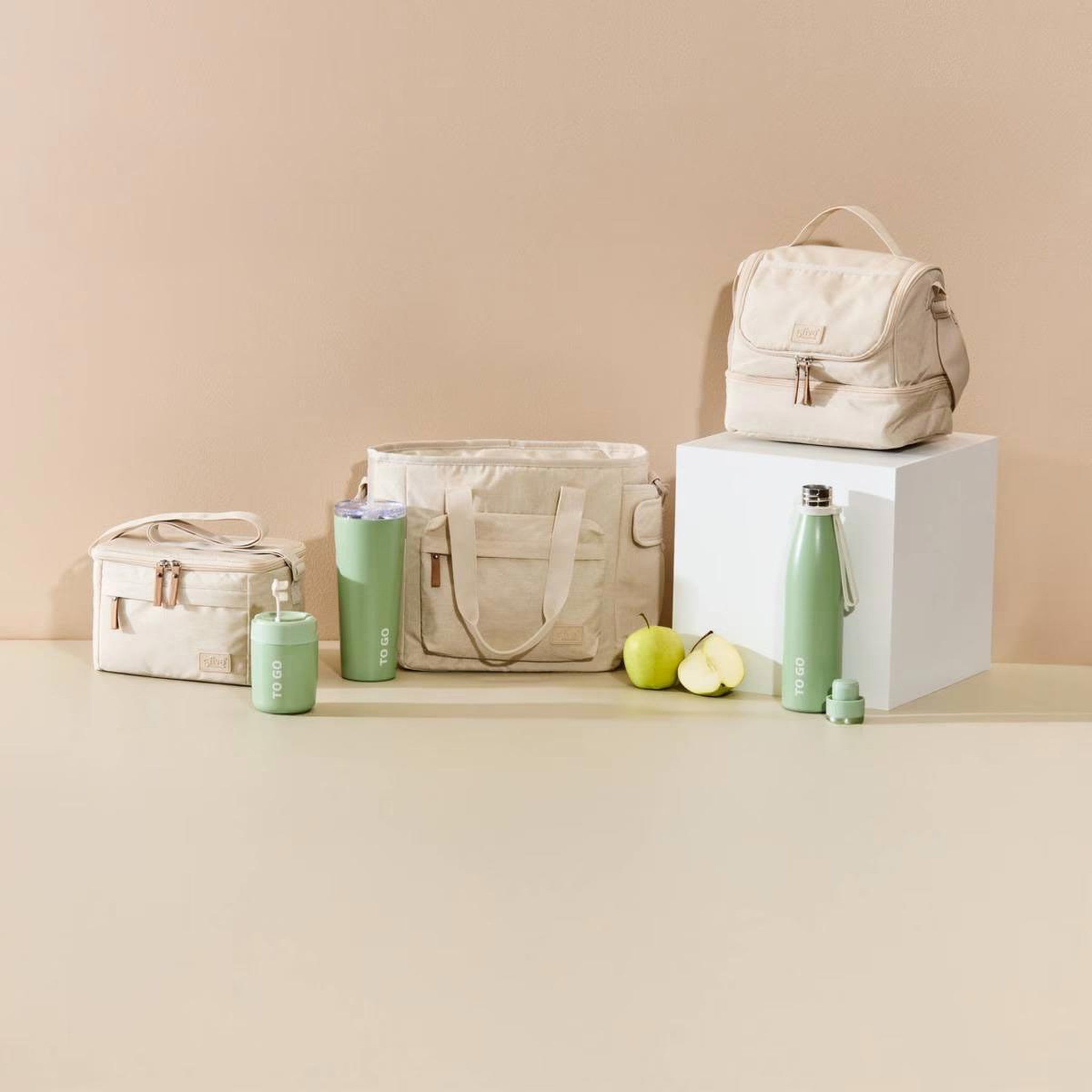 Voir la diapositive 2 : FIVE Sac repas isotherme multi-poches  lena  12l beige