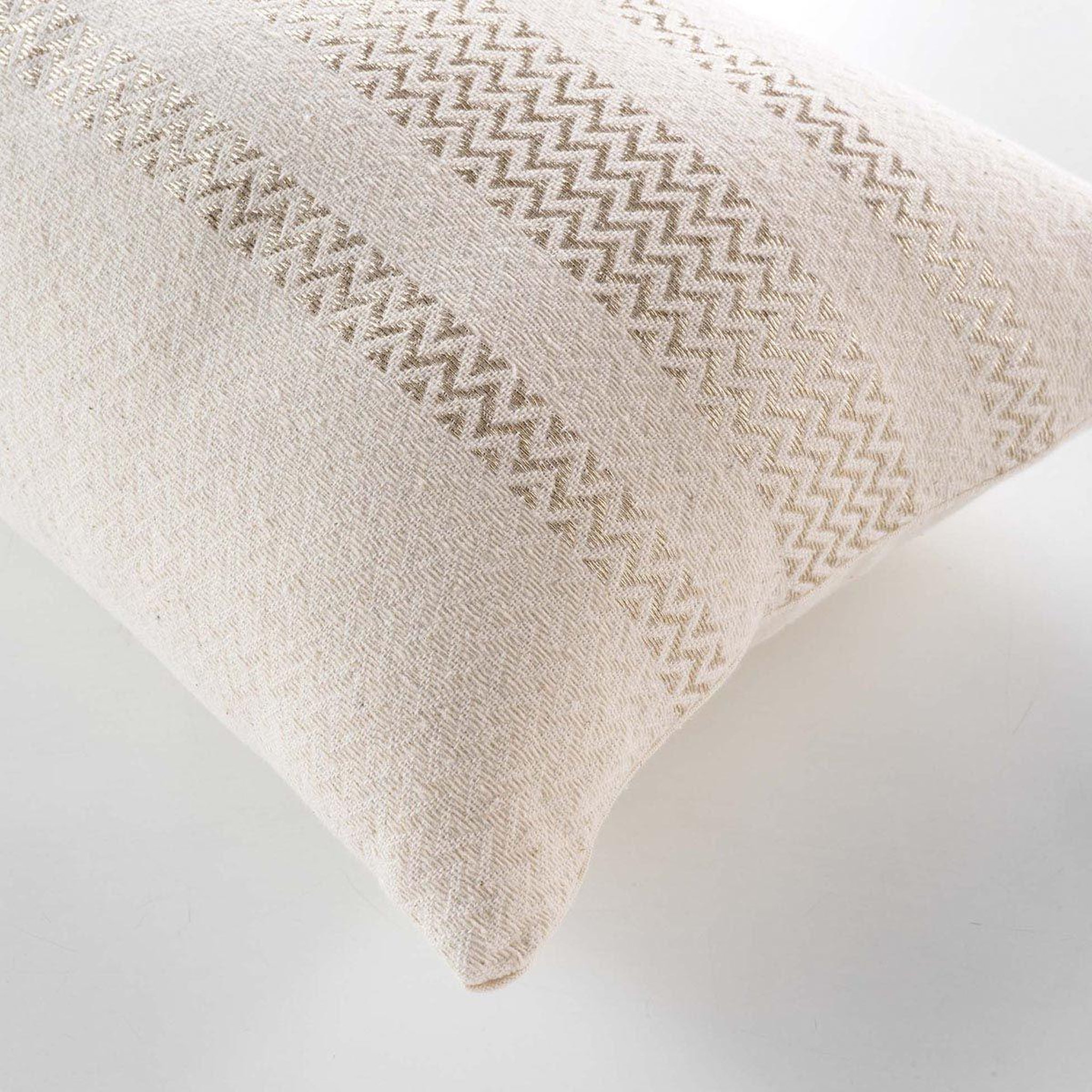Voir la diapositive 2 : Douceur d'Intérieur Coussin déco  doreline  30x50cm beige