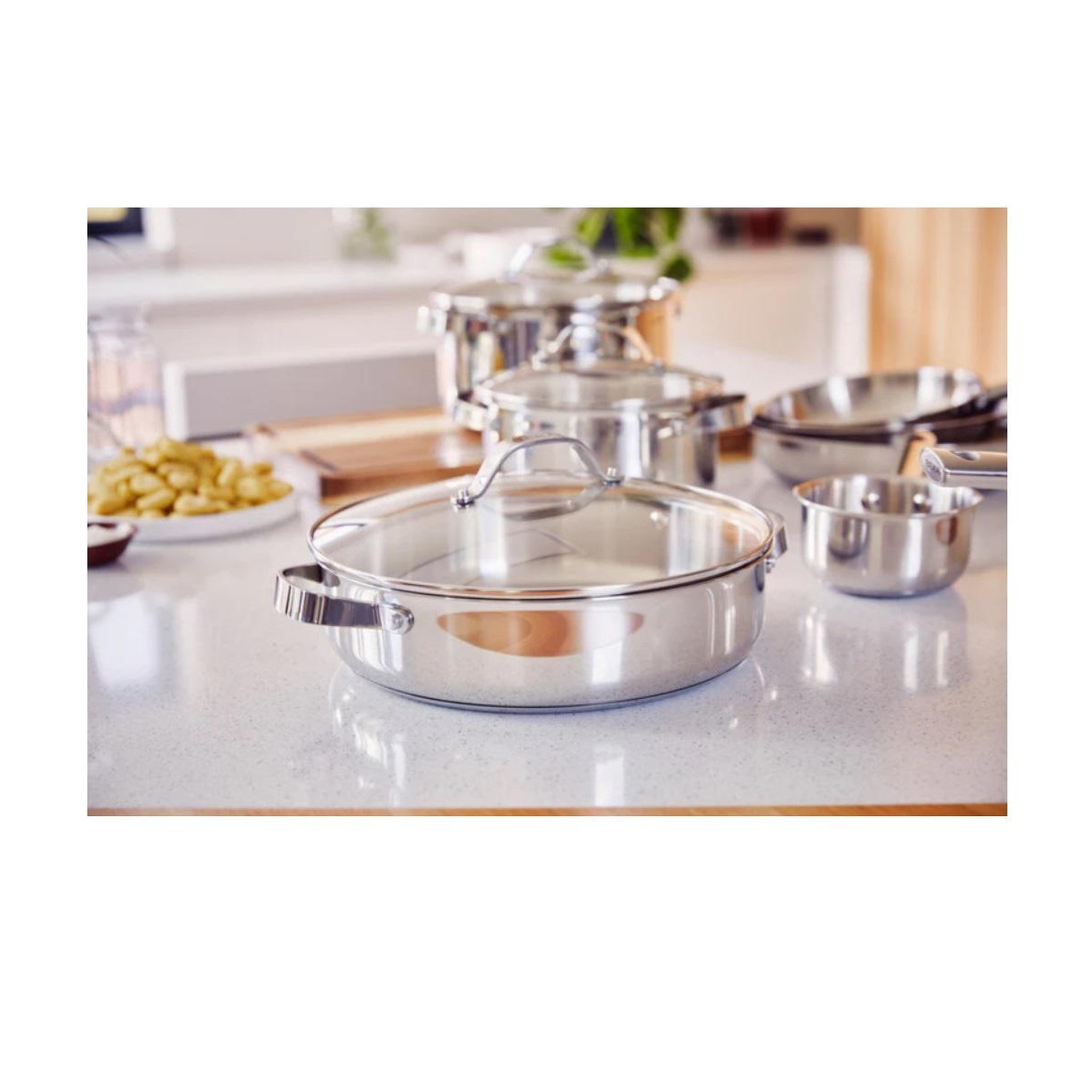 Voir la diapositive 5 : Beka Sauteuse inox 28cm + couvercle - 101037