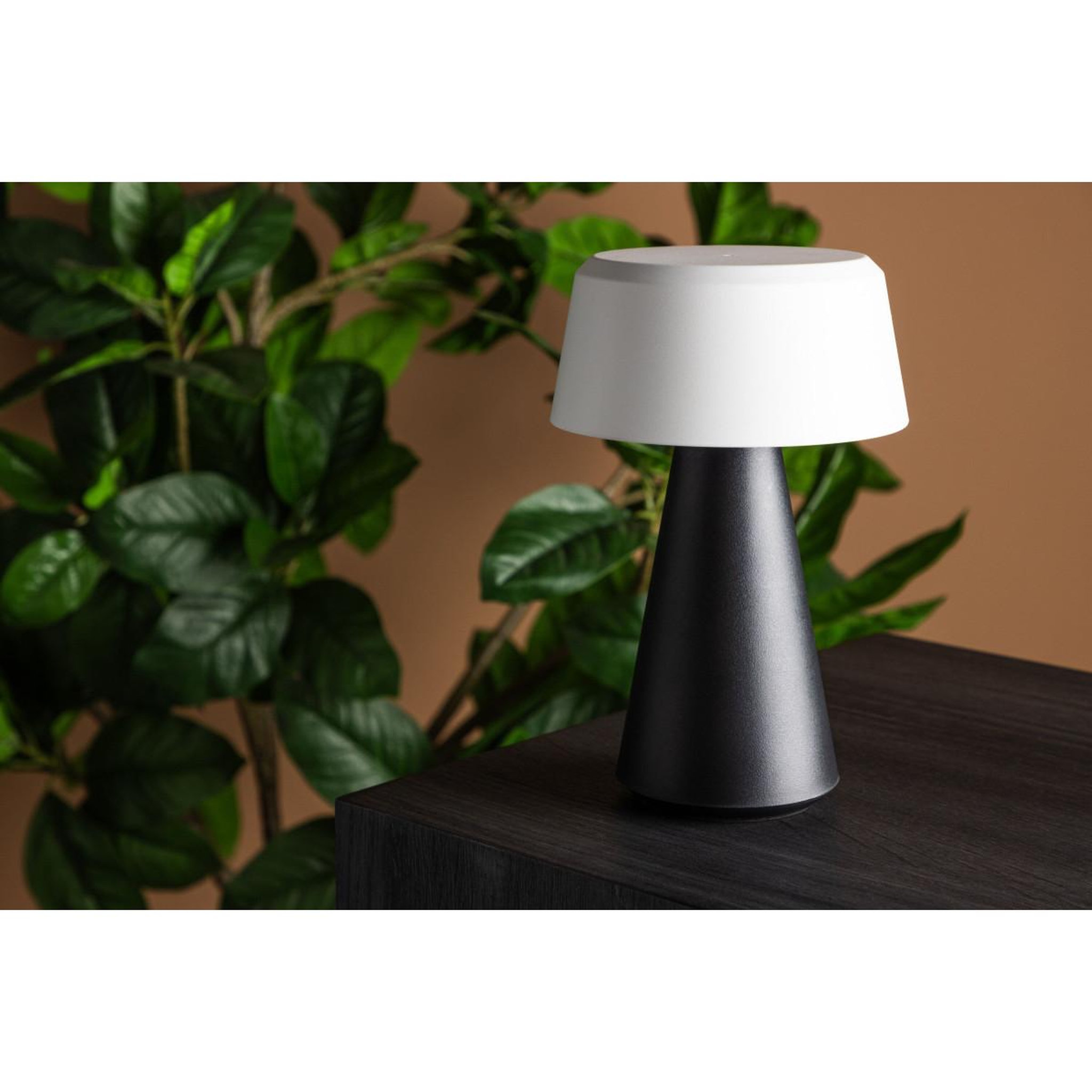 Voir la diapositive 4 : Paris Prix Lampe à poser d'extérieur led  stratford  23cm noir