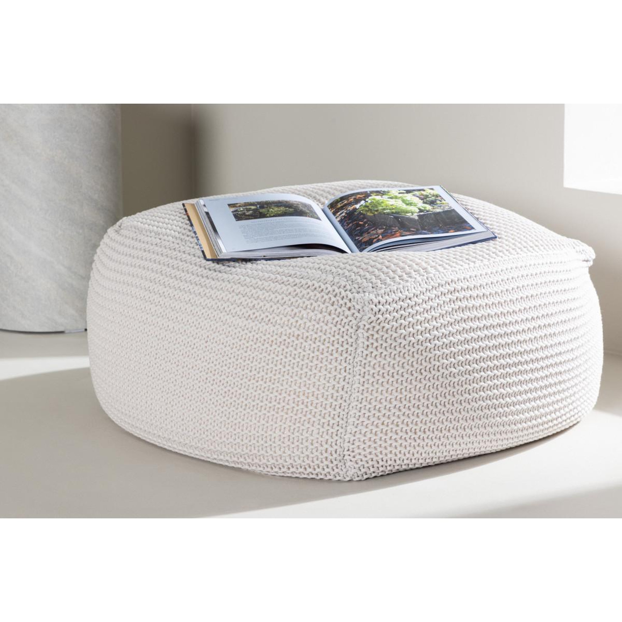 Voir la diapositive 5 : Paris Prix Pouf effet crochet  luca  60cm crème
