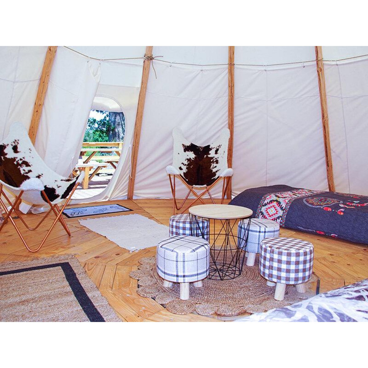 Smartbox 2 jours insolites en famille dans un tipi près des volcans d'Auvergne - Coffret Cadeau Séjour