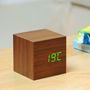 Voir la diapositive 5 : Gingko Radio réveil Cube Click Clock - LED Noyer / Vert