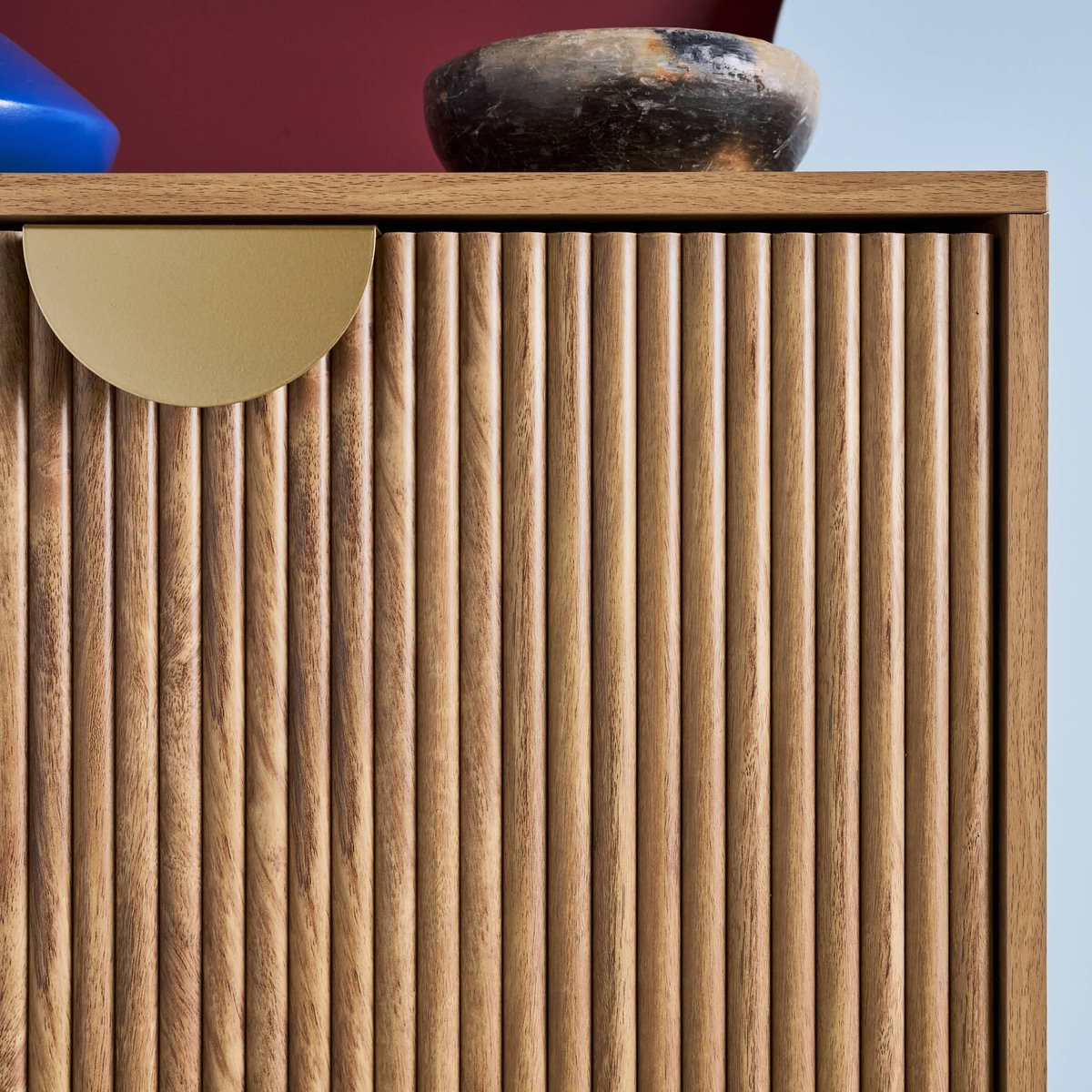 SWEEEK Meuble à chaussures décor bois de manguier rainuré 3 abattants - L 60 x P 25 x H 121 cm - Celian