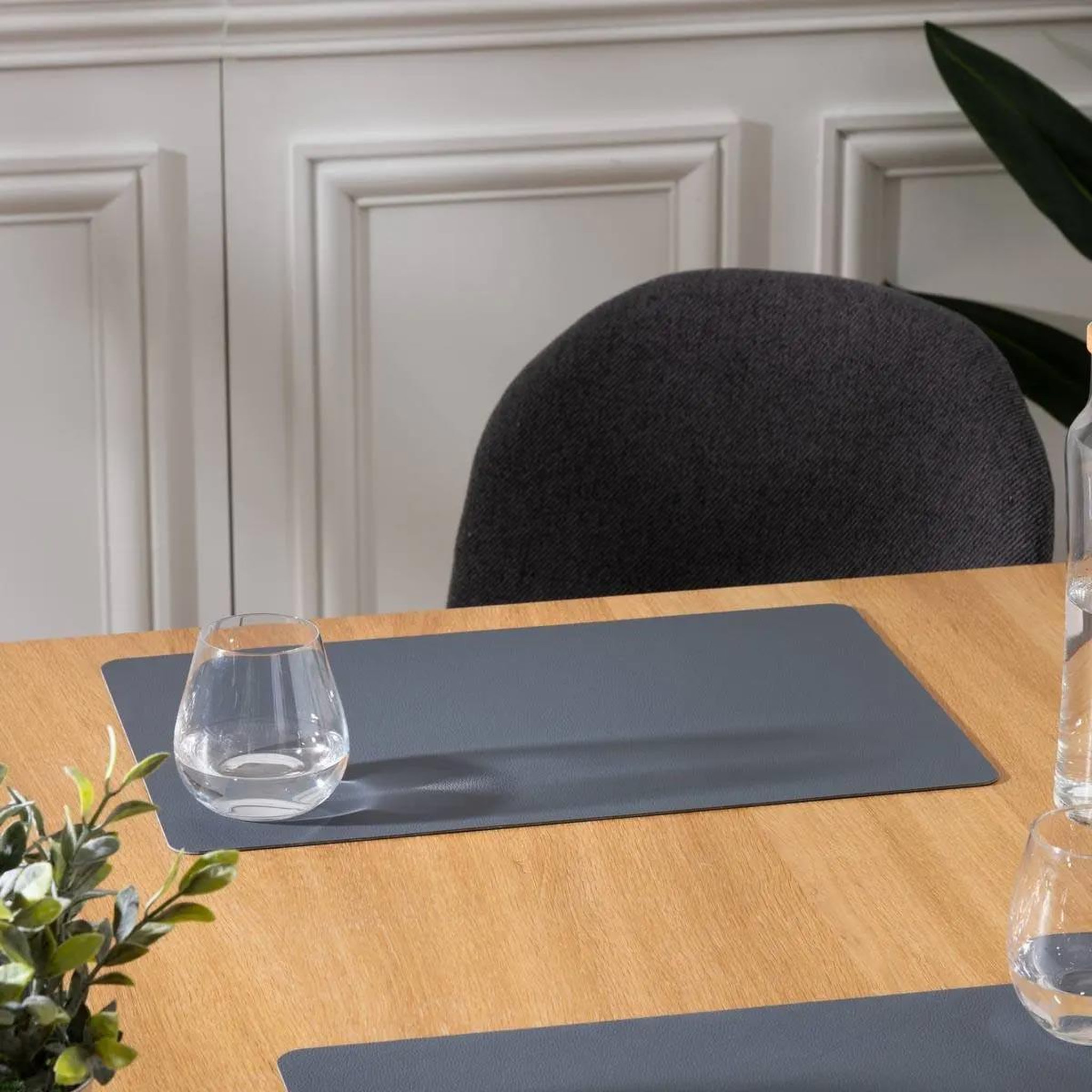 Voir la diapositive 3 : SECRET DE GOURMET Set de table design  tenor  30x45cm gris