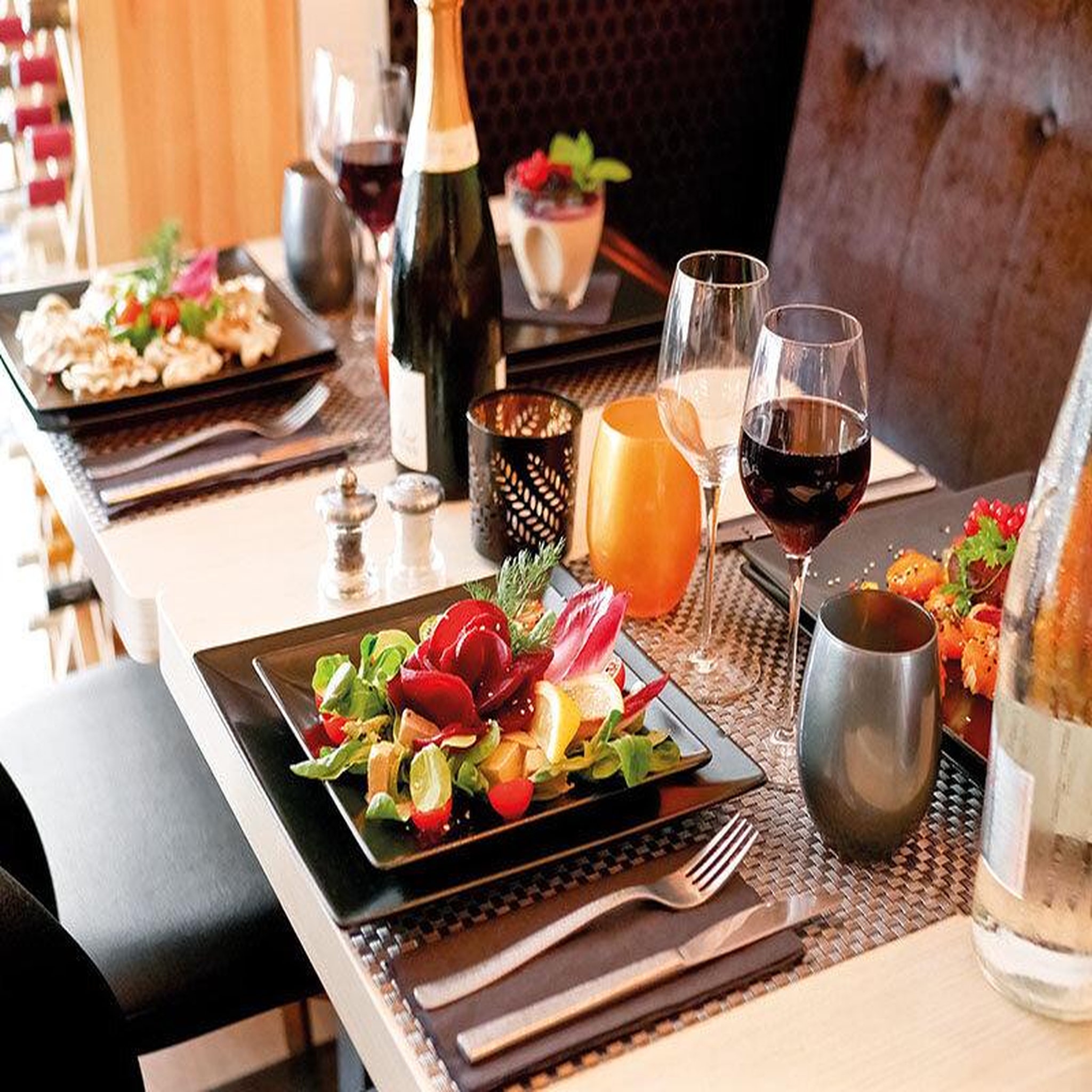 Voir la diapositive 4 : Smartbox Menu gastronomique 3 plats boissons comprises à paris pour 2 personnes - coffret cadeau gastronomie