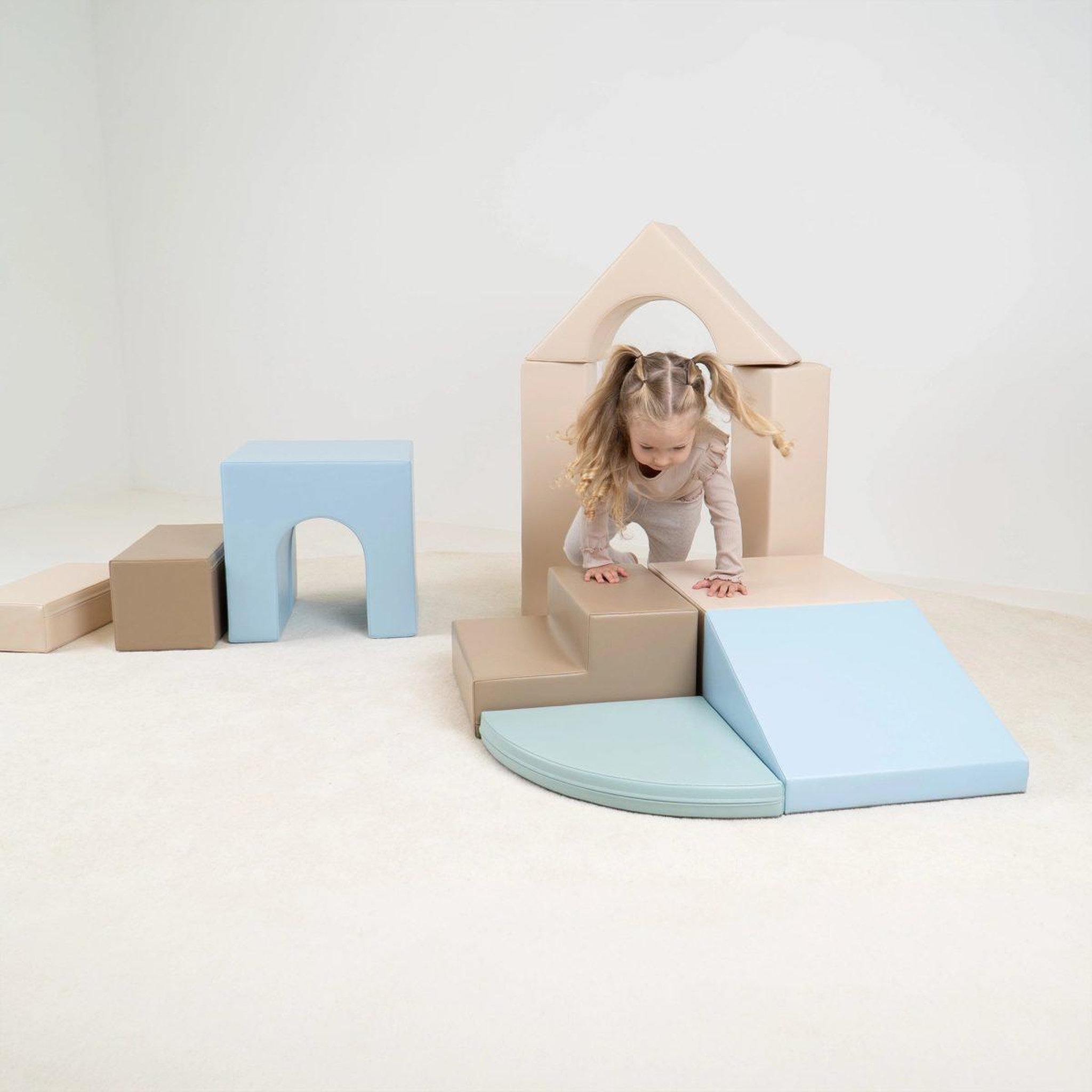Voir la diapositive 4 : IGLU Parcours de motricité Baby Gym — Earth Pastel