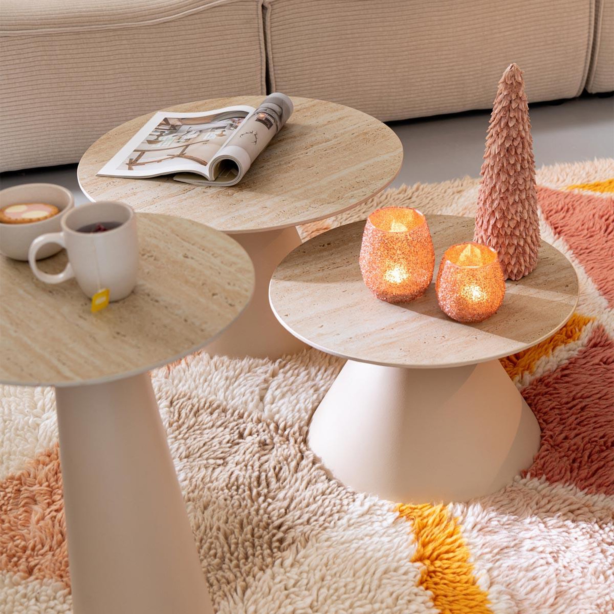 Voir la diapositive 5 : J-LINE Lot de 2 tables basses en métal  cône  60cm beige