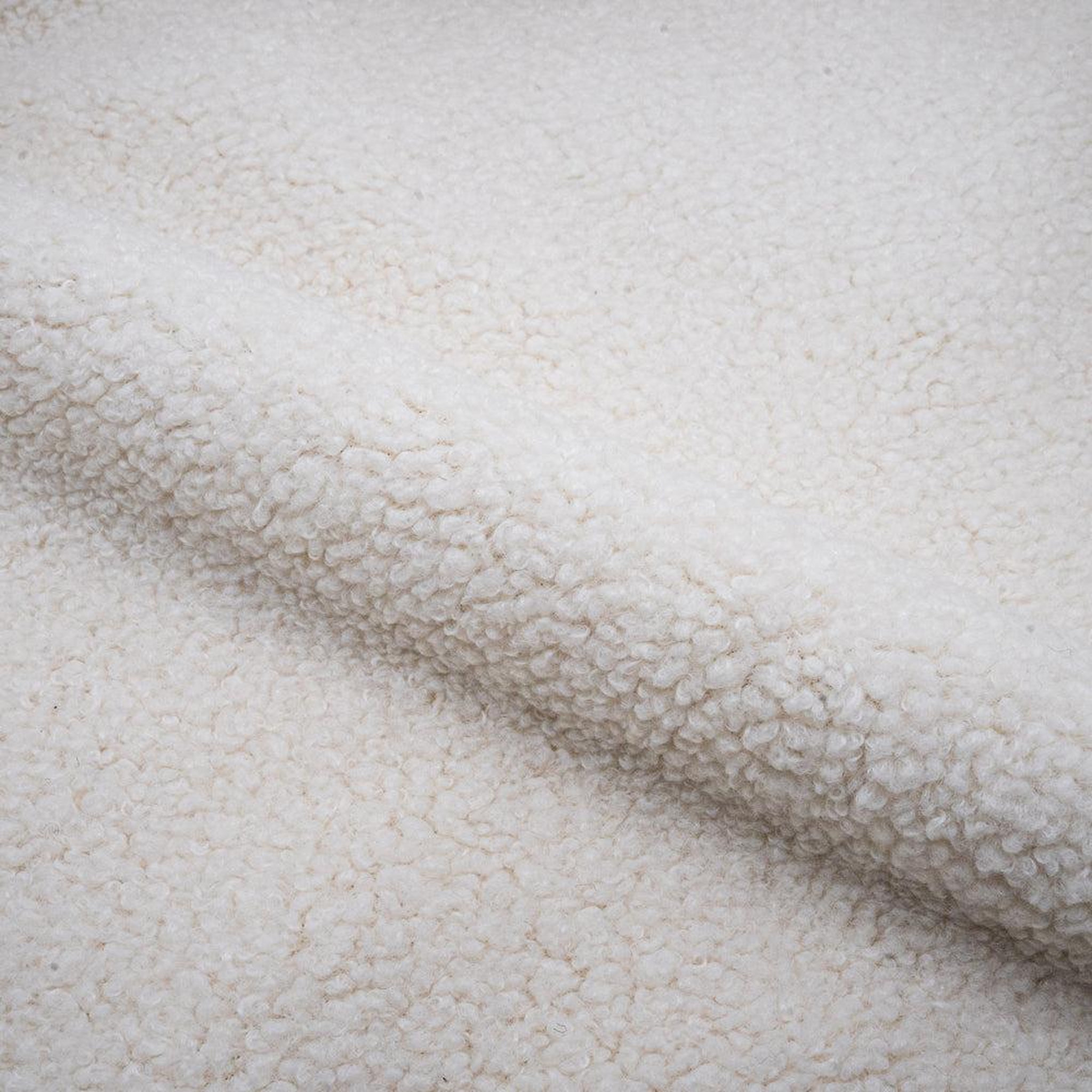 Voir la diapositive 3 : MAISON PAVANE Lot de 2 chaises effet laine bouclette blanche et pieds en métal-koko