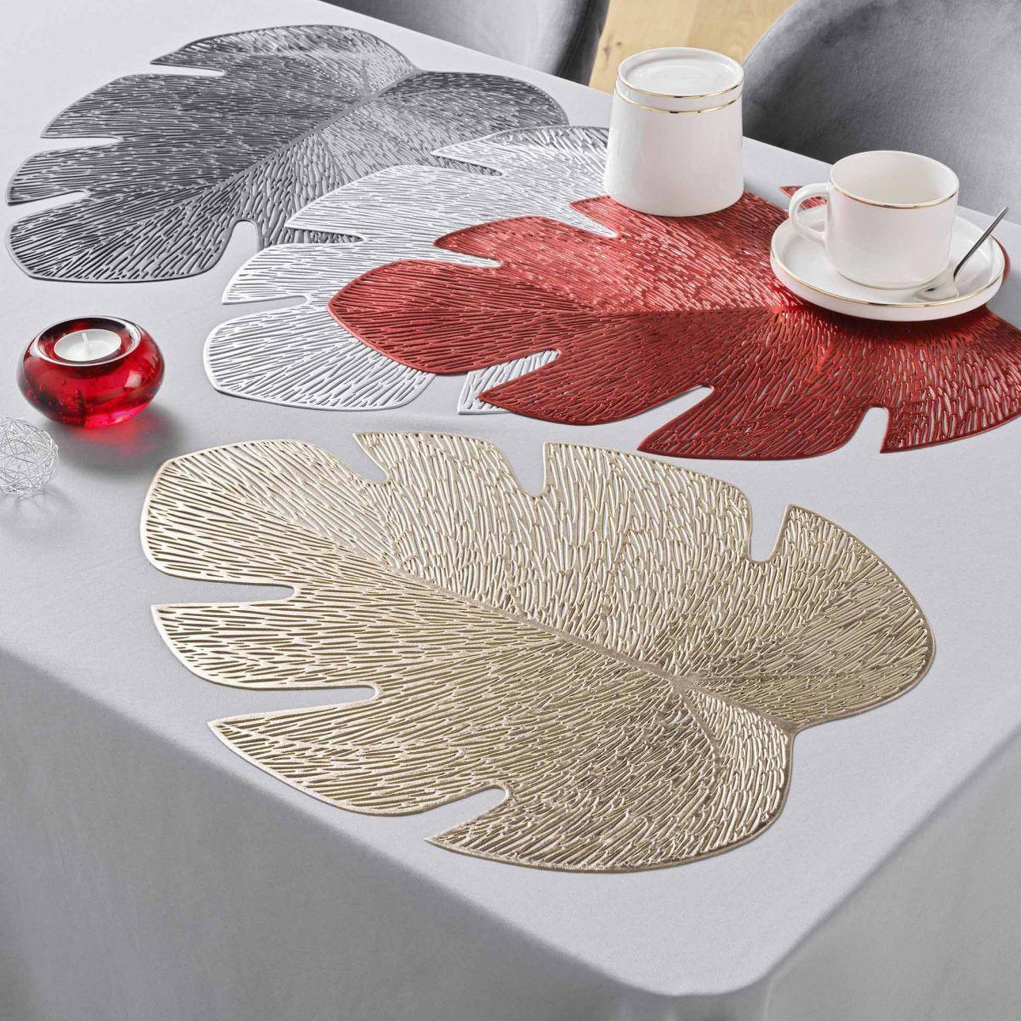 Voir la diapositive 2 : Douceur d'Intérieur Set de table ajouré  flamboyant  36x46cm argent