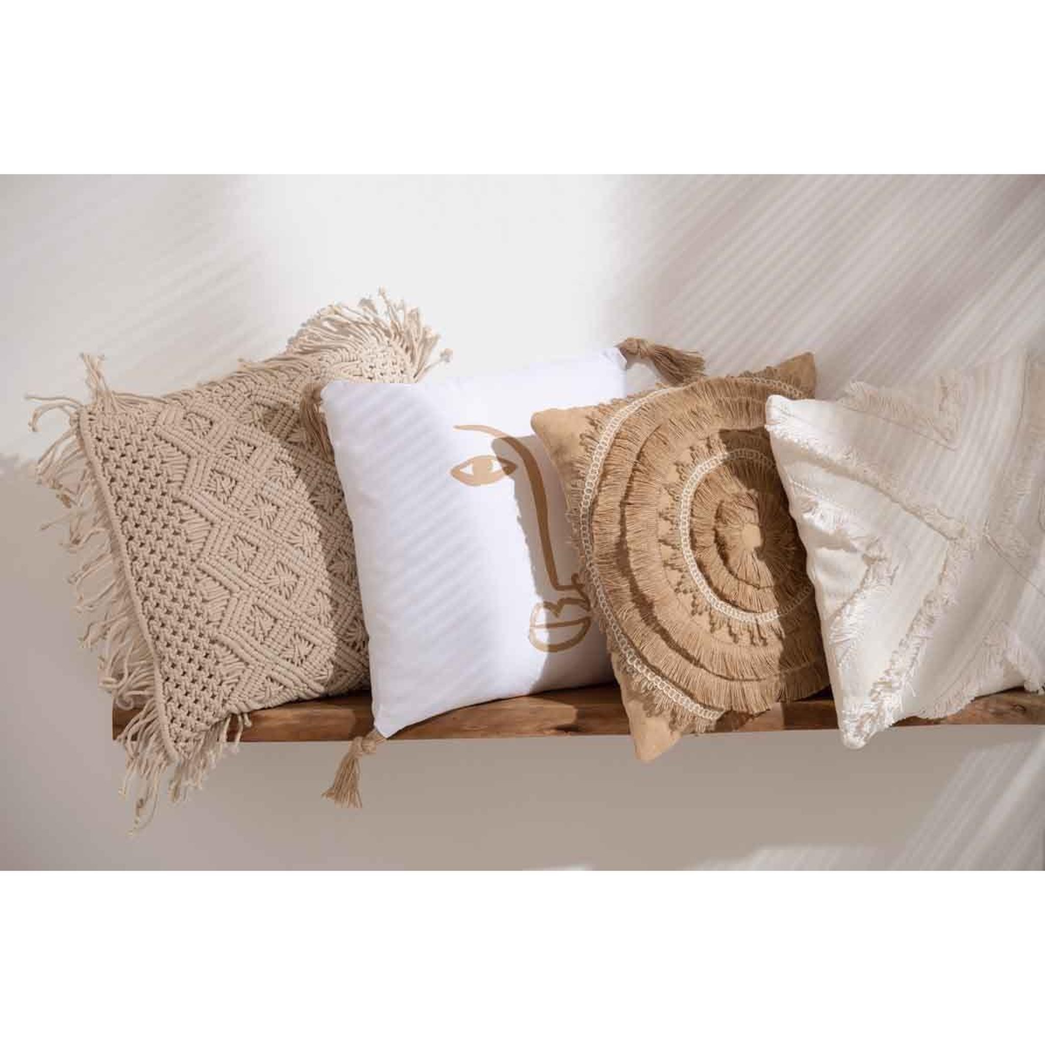 Voir la diapositive 3 : J-LINE Coussin déco  cosy losange  45x45cm beige