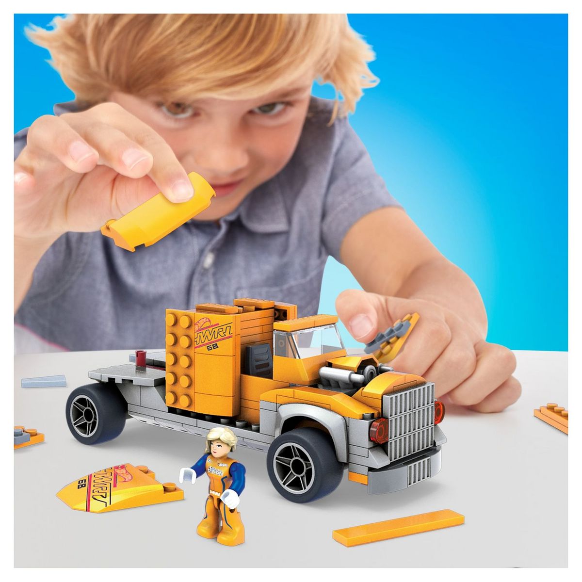 MEGA Coffret Mega Construx Hot Wheels avec voiture et transporteur