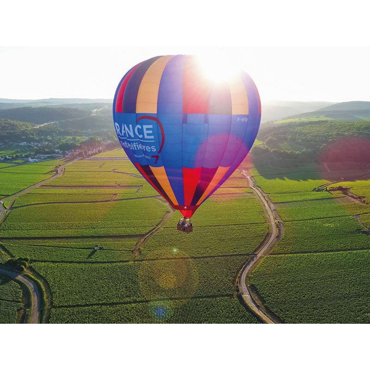 Smartbox Vol en montgolfière pour 2 au-dessus des vignobles de Bourgogne en semaine - Coffret Cadeau Sport & Aventure