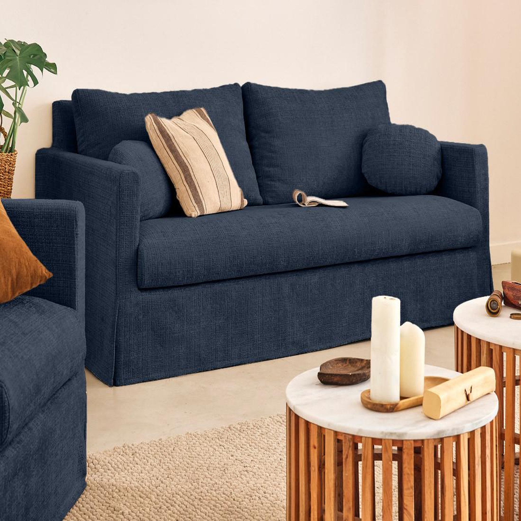 Voir la diapositive 2 : LISA DESIGN Serena - canapé droit déhoussable 3 places en velours texturé