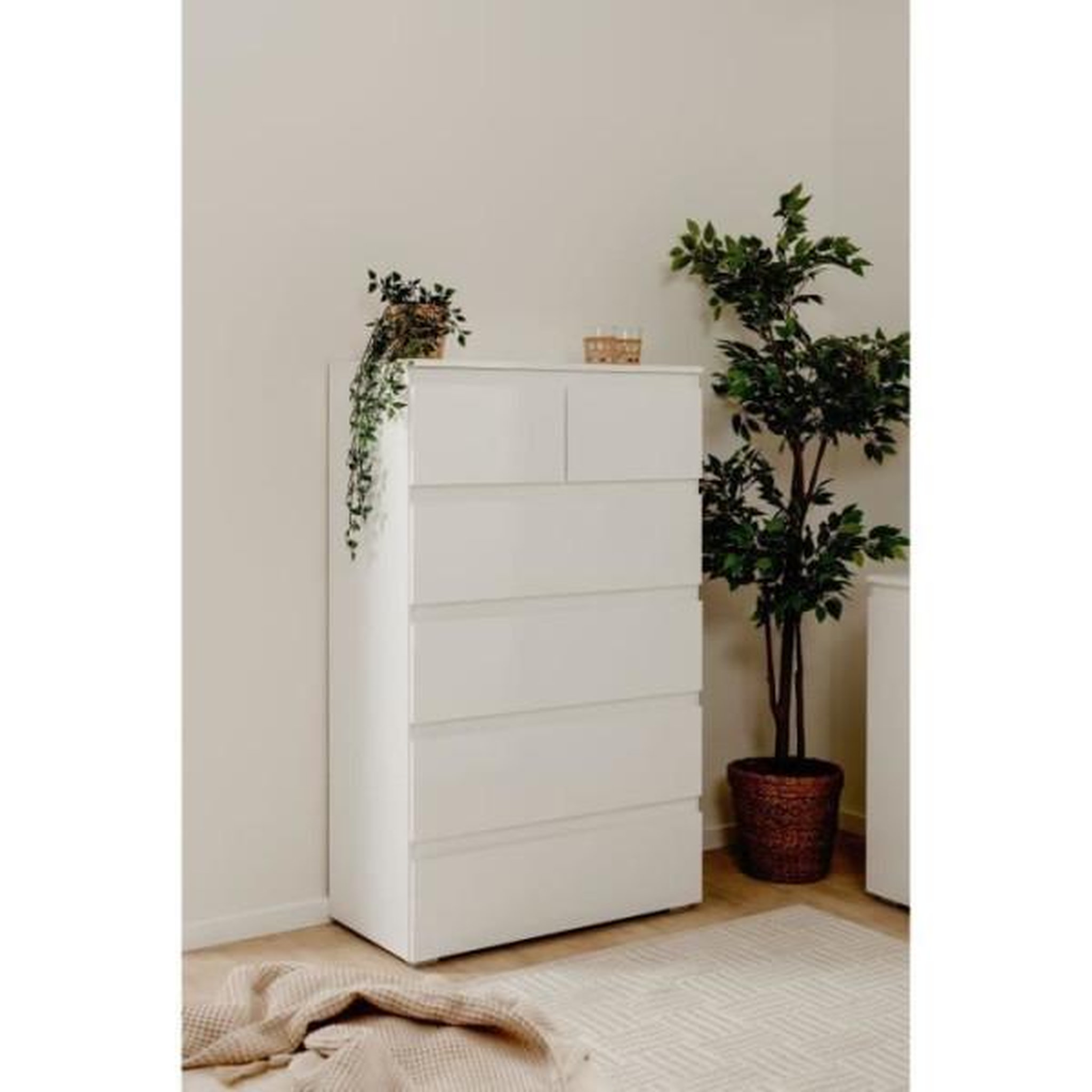 Voir la diapositive 3 : MARKET24 Commode capetown - décor blanc brillant - 6 tiroirs - l80 x h131,5 x p40 cm