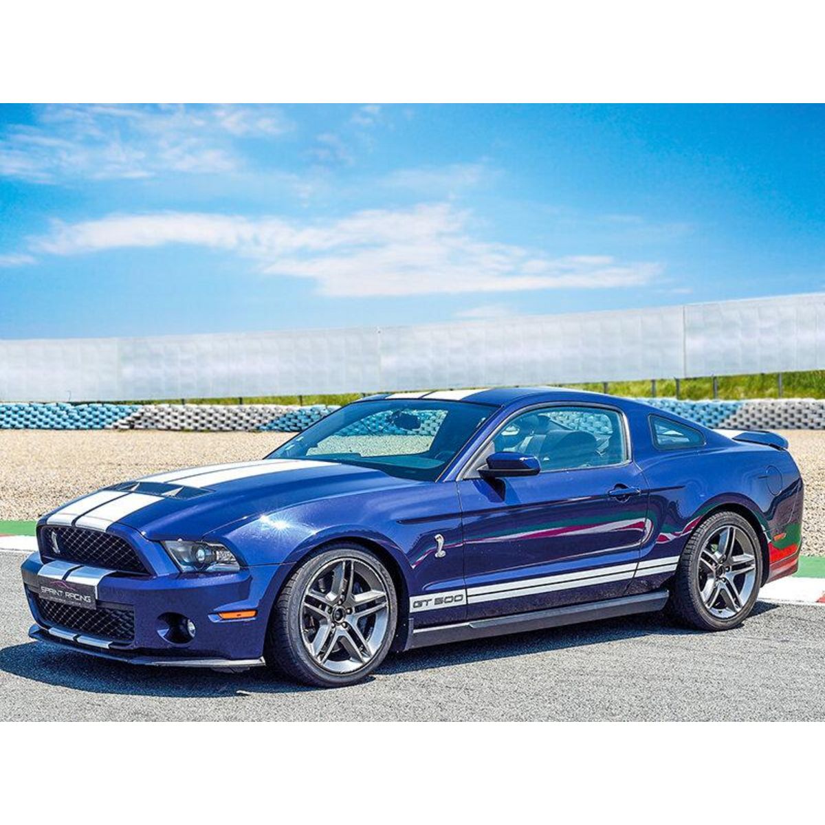 Smartbox Stage de pilotage : 5 tours sur le circuit du Roussillon en Ford Mustang Shelby GT500 - Coffret Cadeau Sport & Aventure